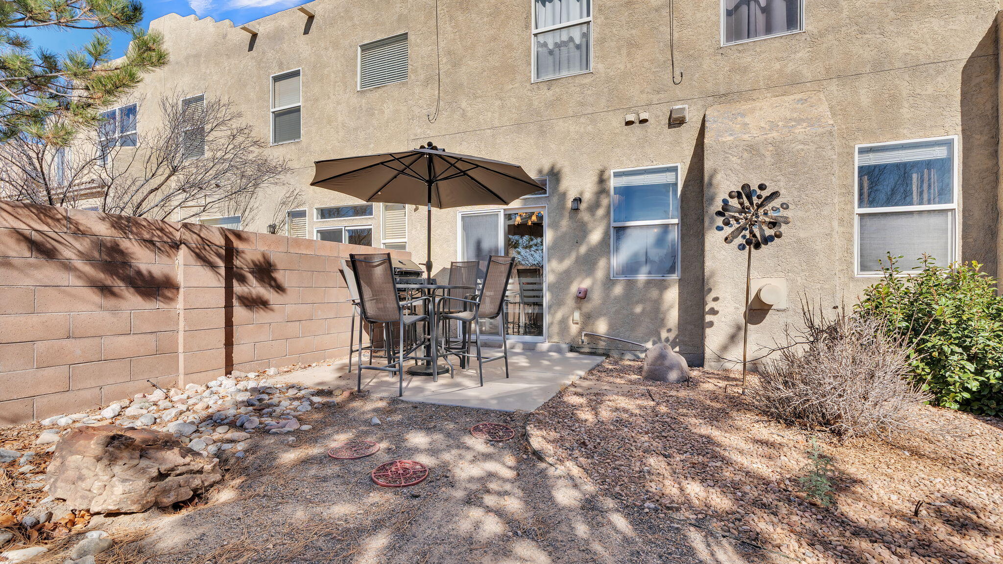 6532 Los Pueblos Place NW