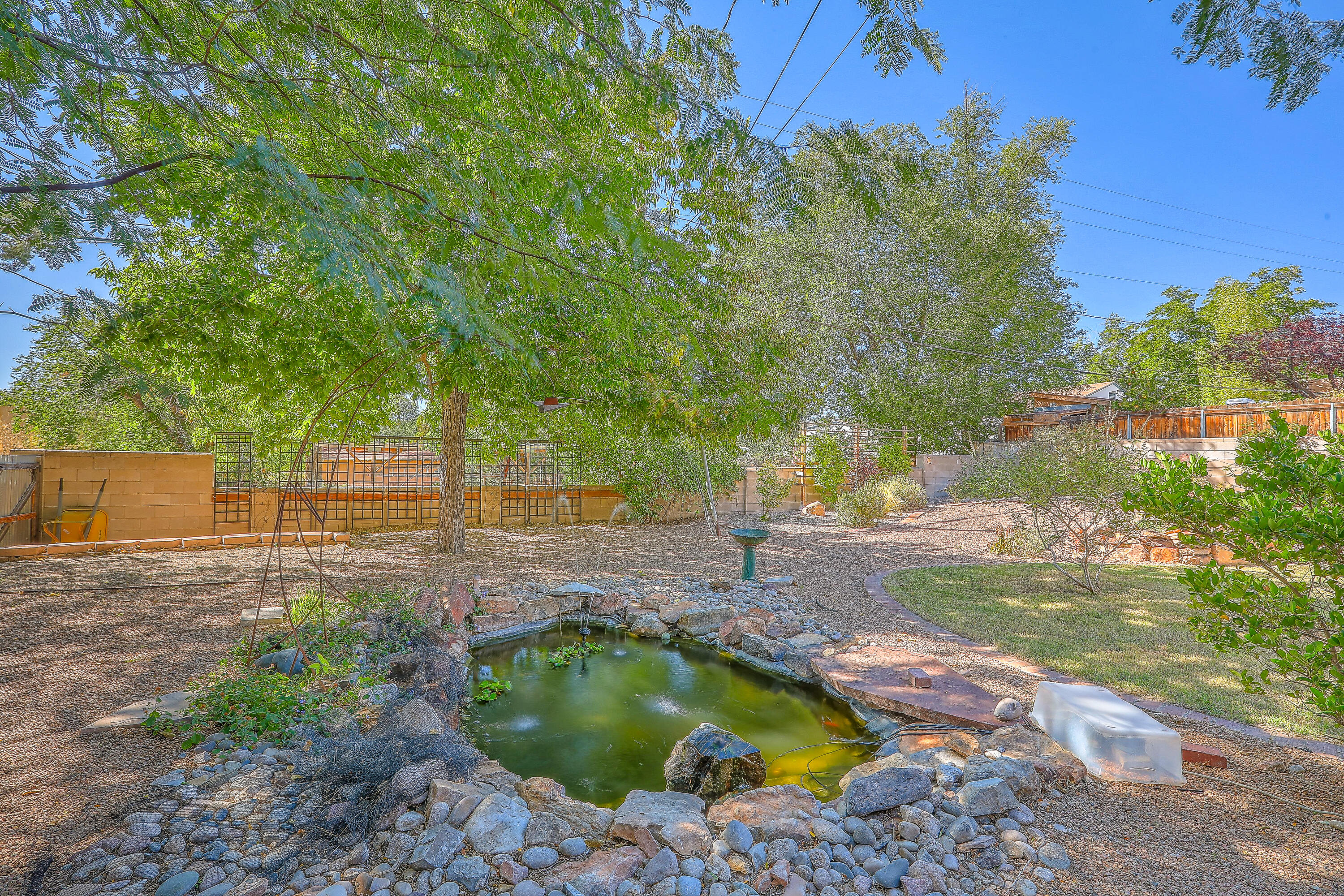 707 Richmond Drive SE