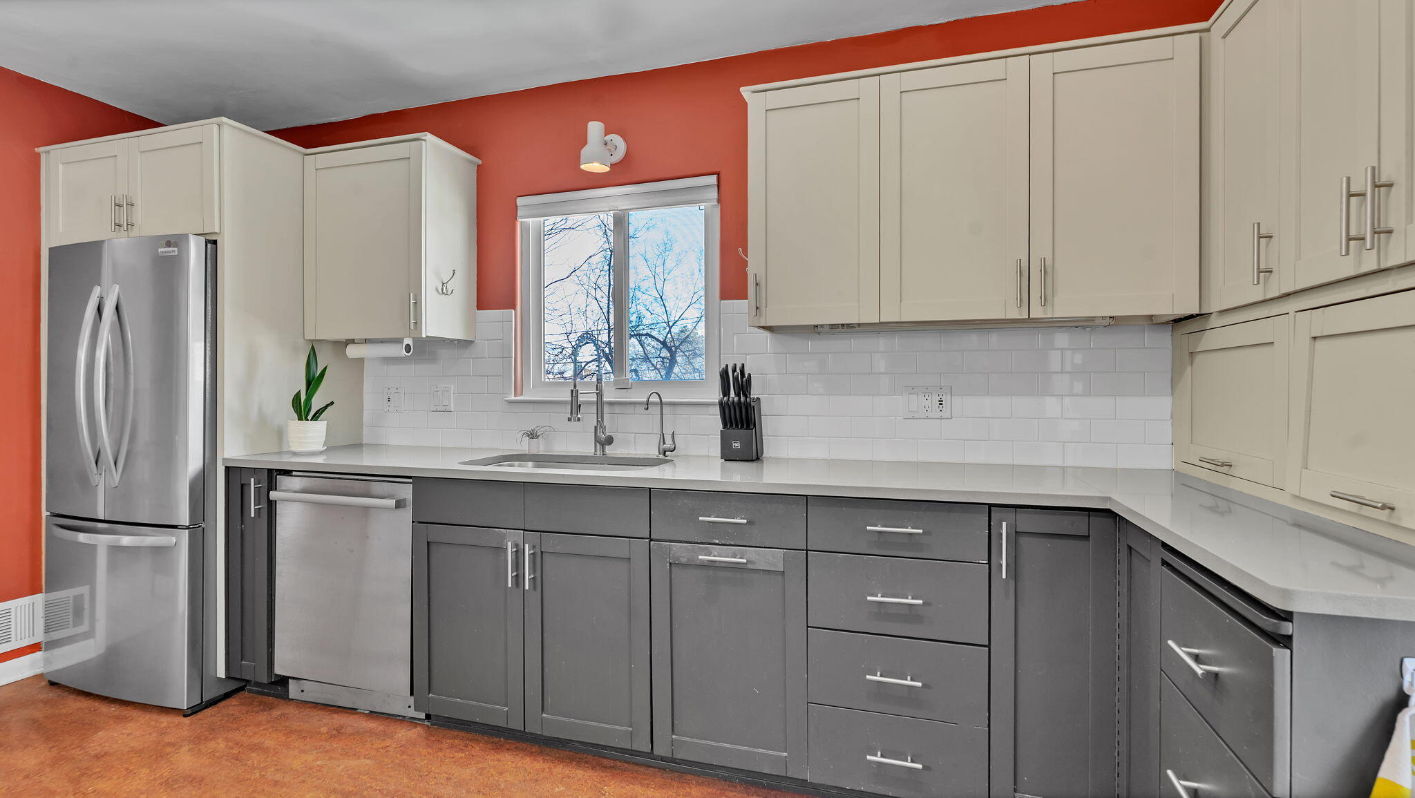 707 Richmond Drive SE