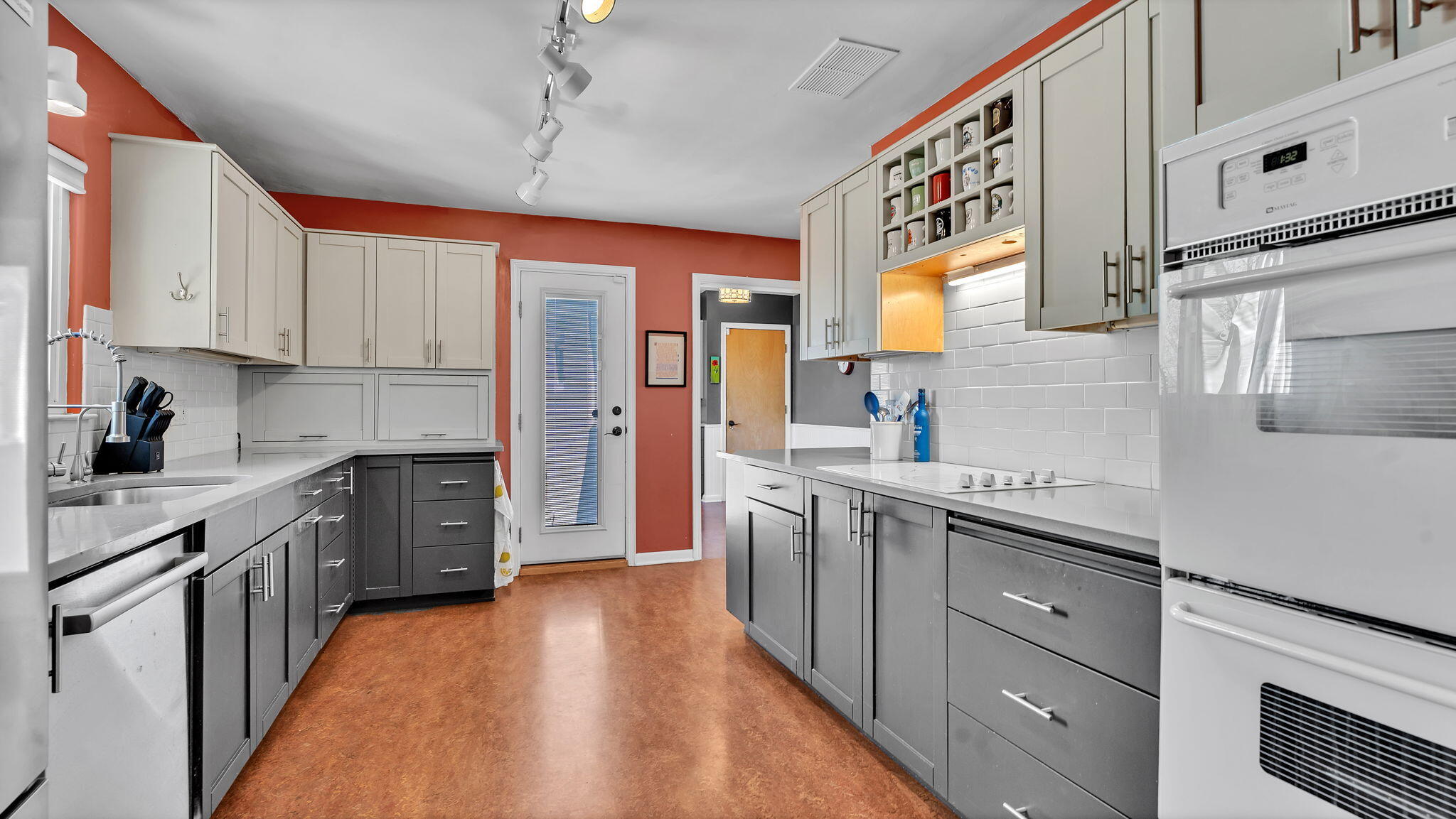 707 Richmond Drive SE