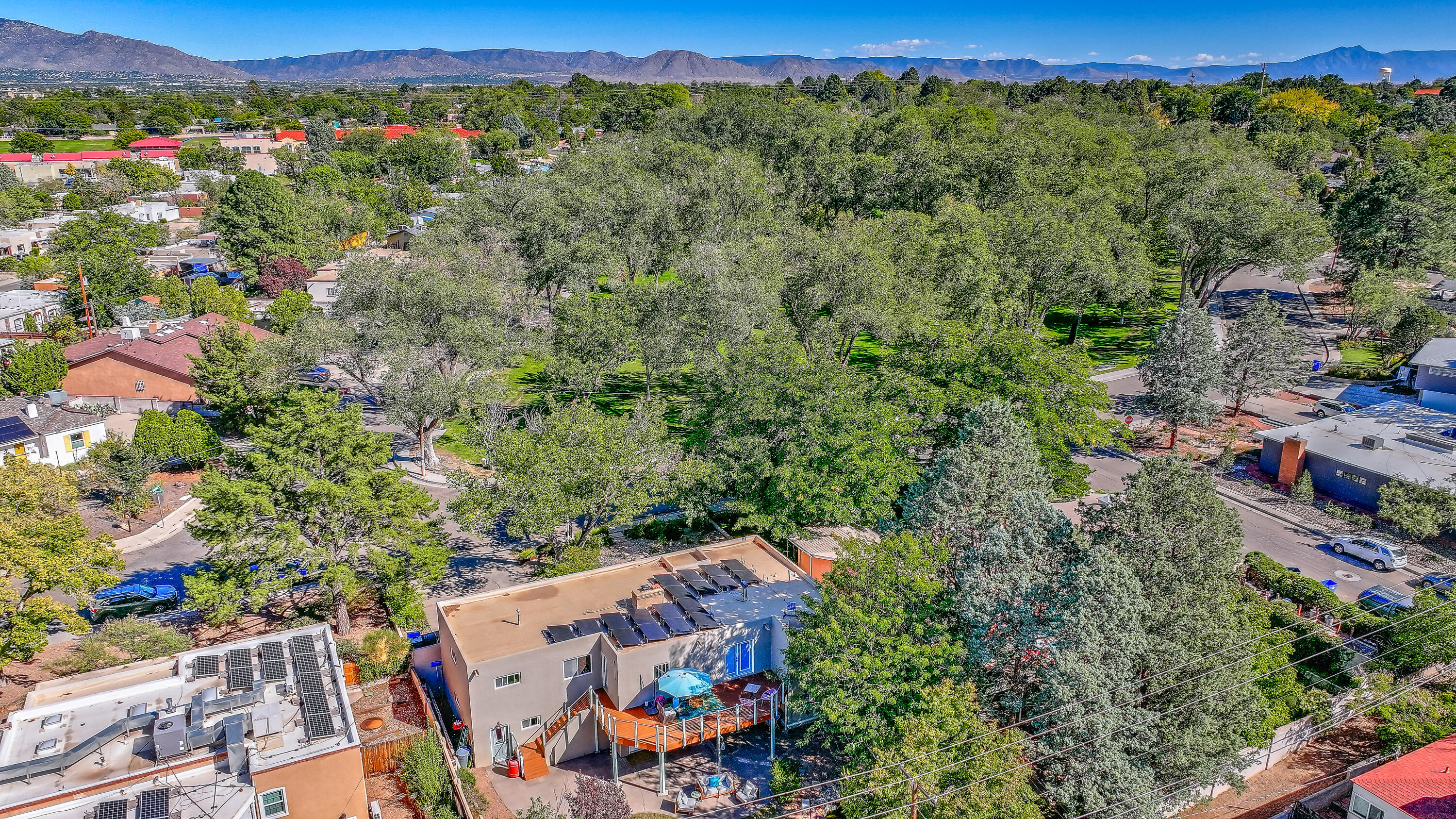 707 Richmond Drive SE