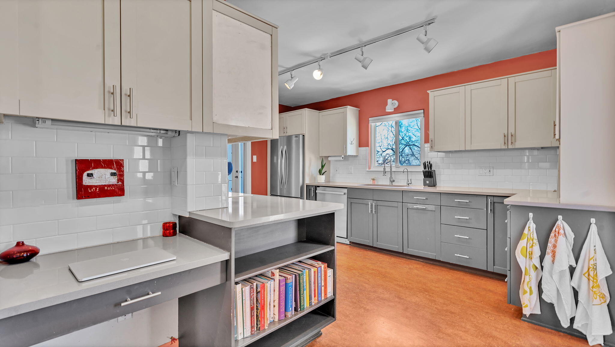 707 Richmond Drive SE