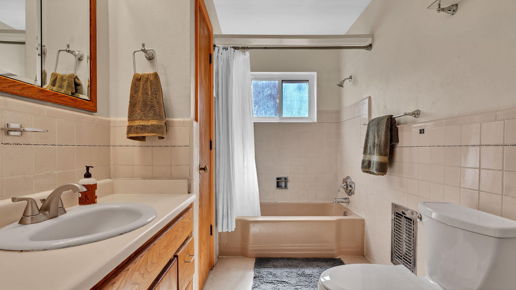 707 Richmond Drive SE