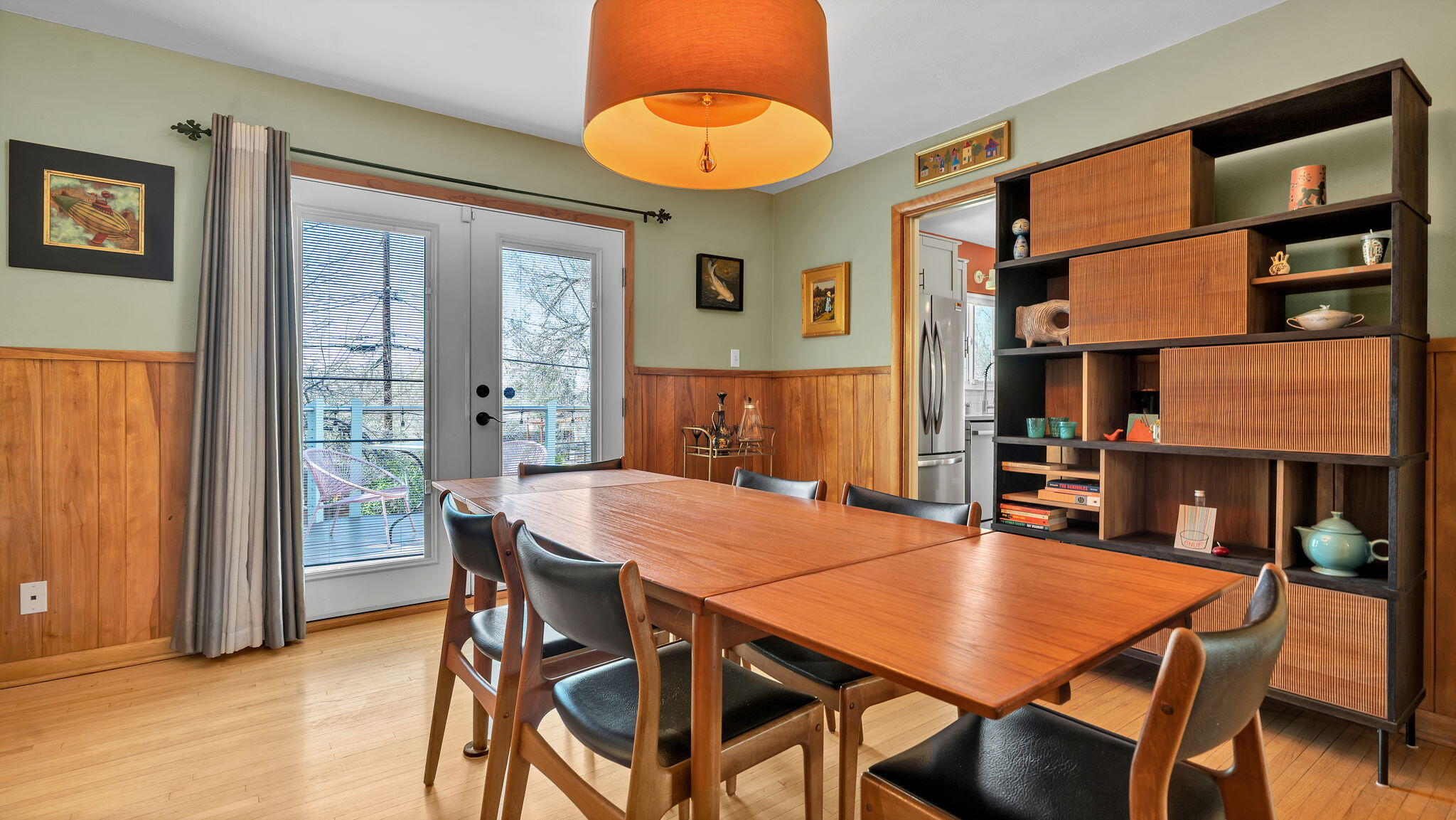 707 Richmond Drive SE