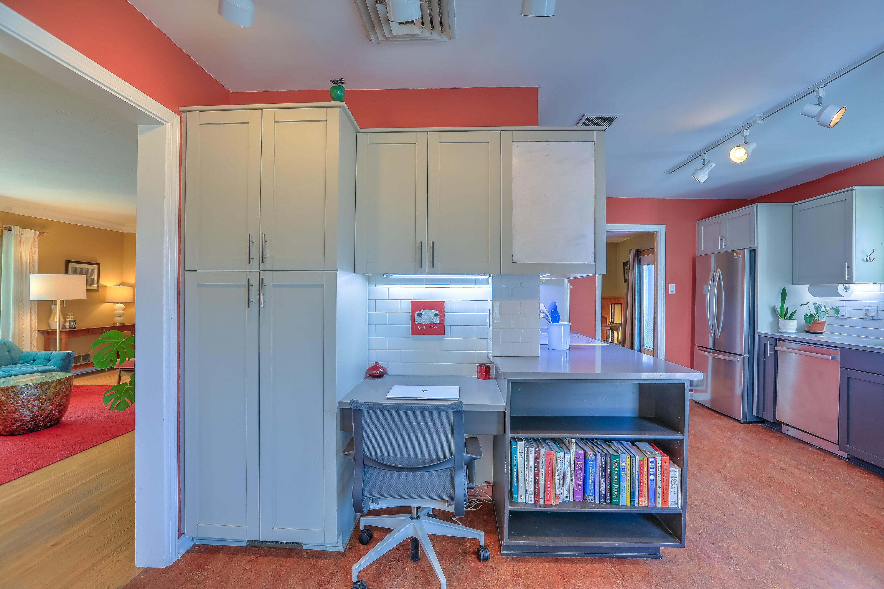 707 Richmond Drive SE