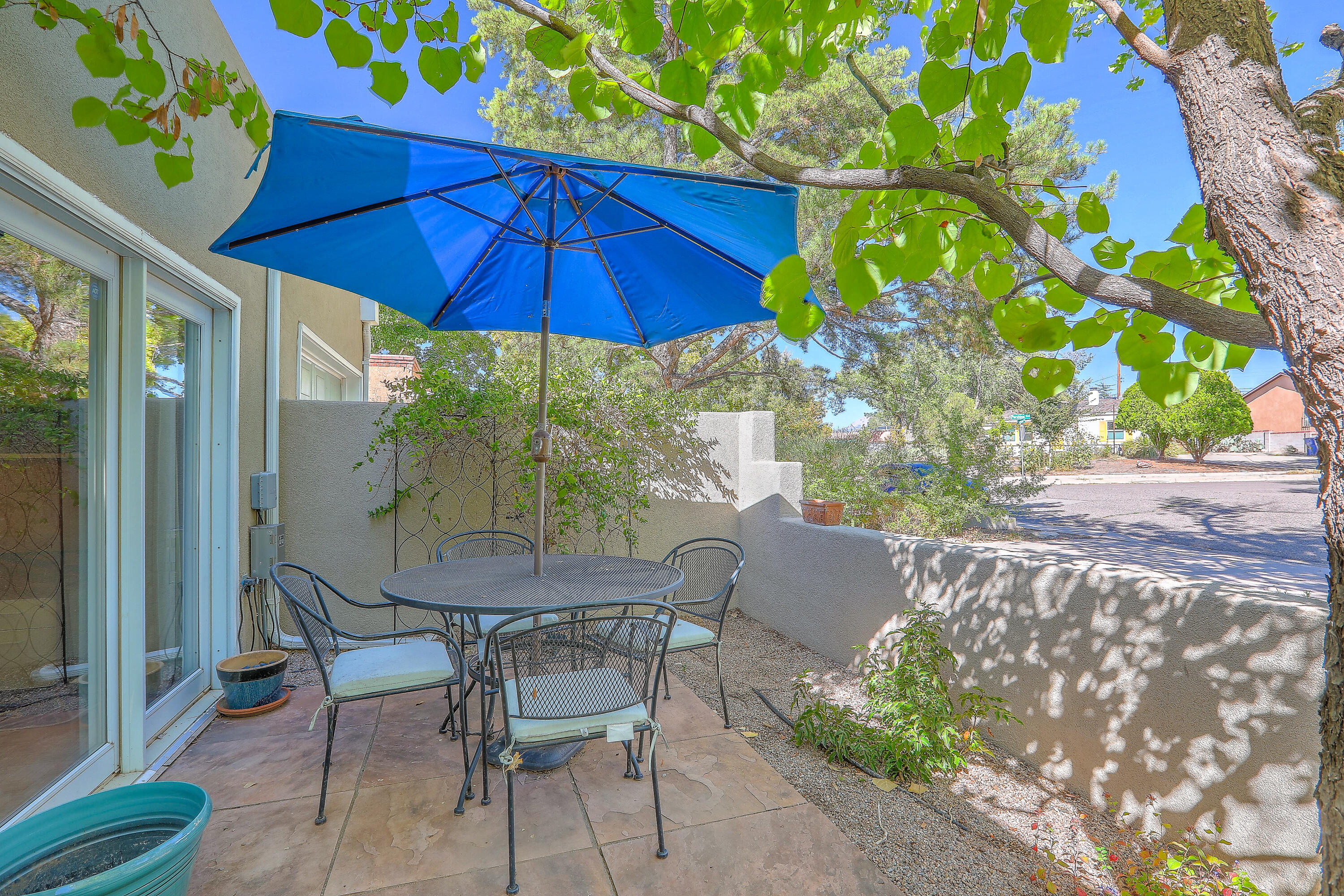 707 Richmond Drive SE