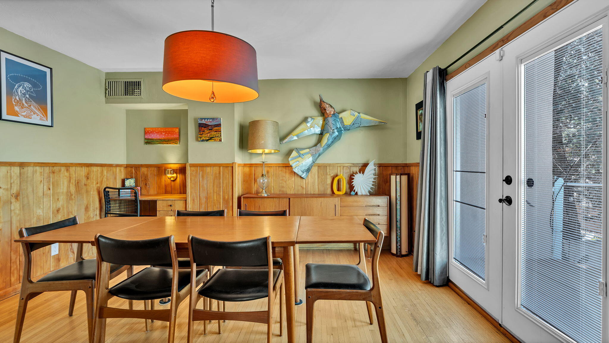 707 Richmond Drive SE