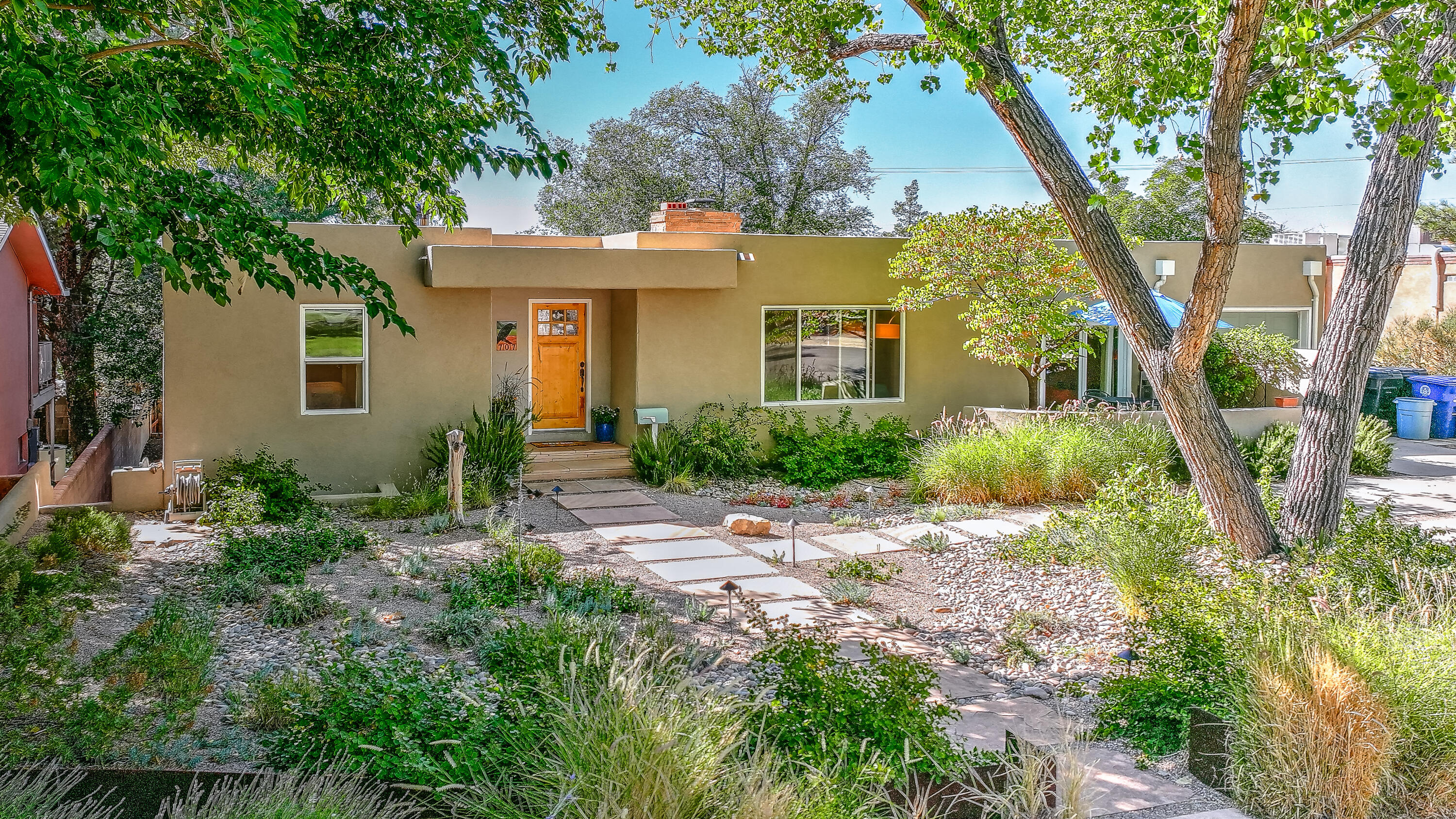 707 Richmond Drive SE