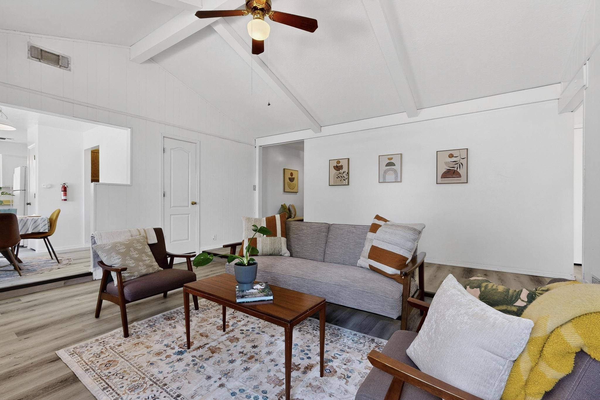 6407 Mendius Avenue NE