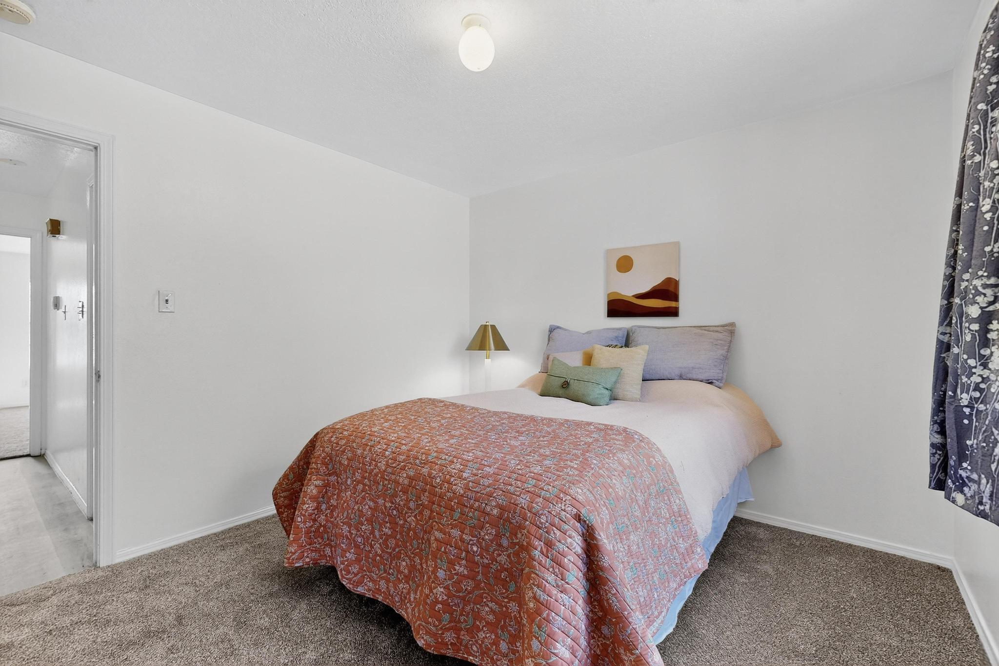 6407 Mendius Avenue NE