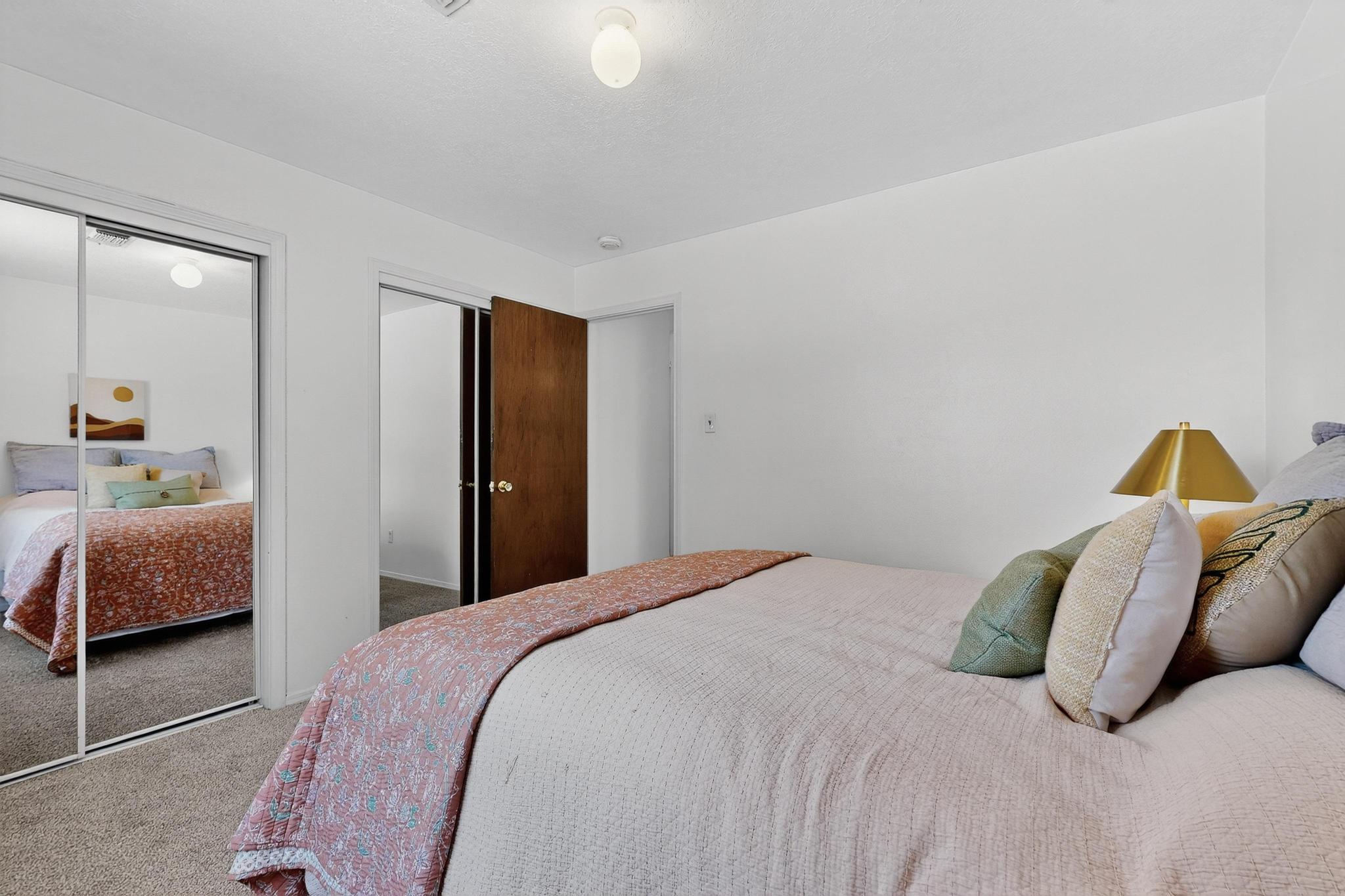 6407 Mendius Avenue NE