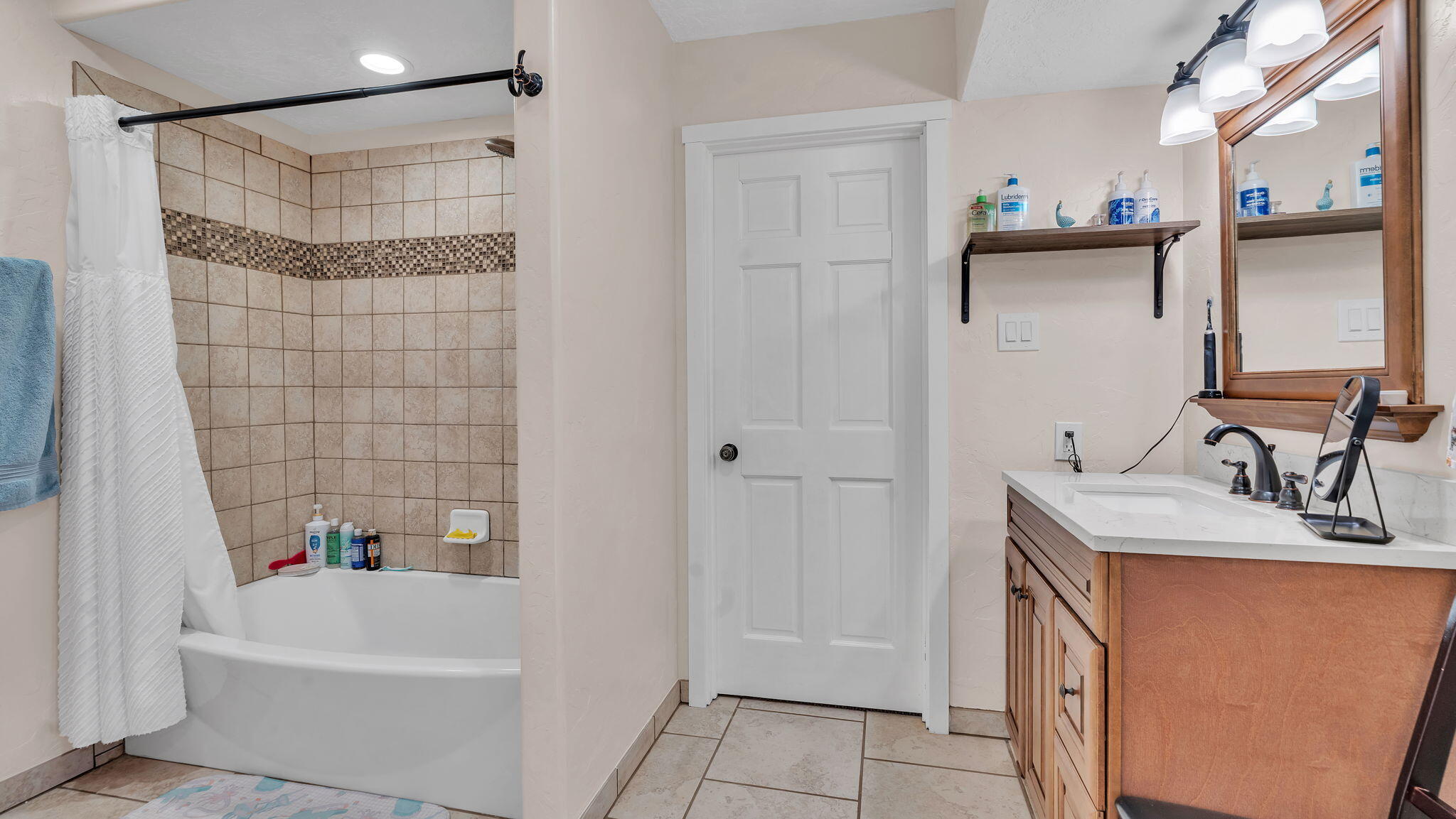 14329 Windsor Place NE