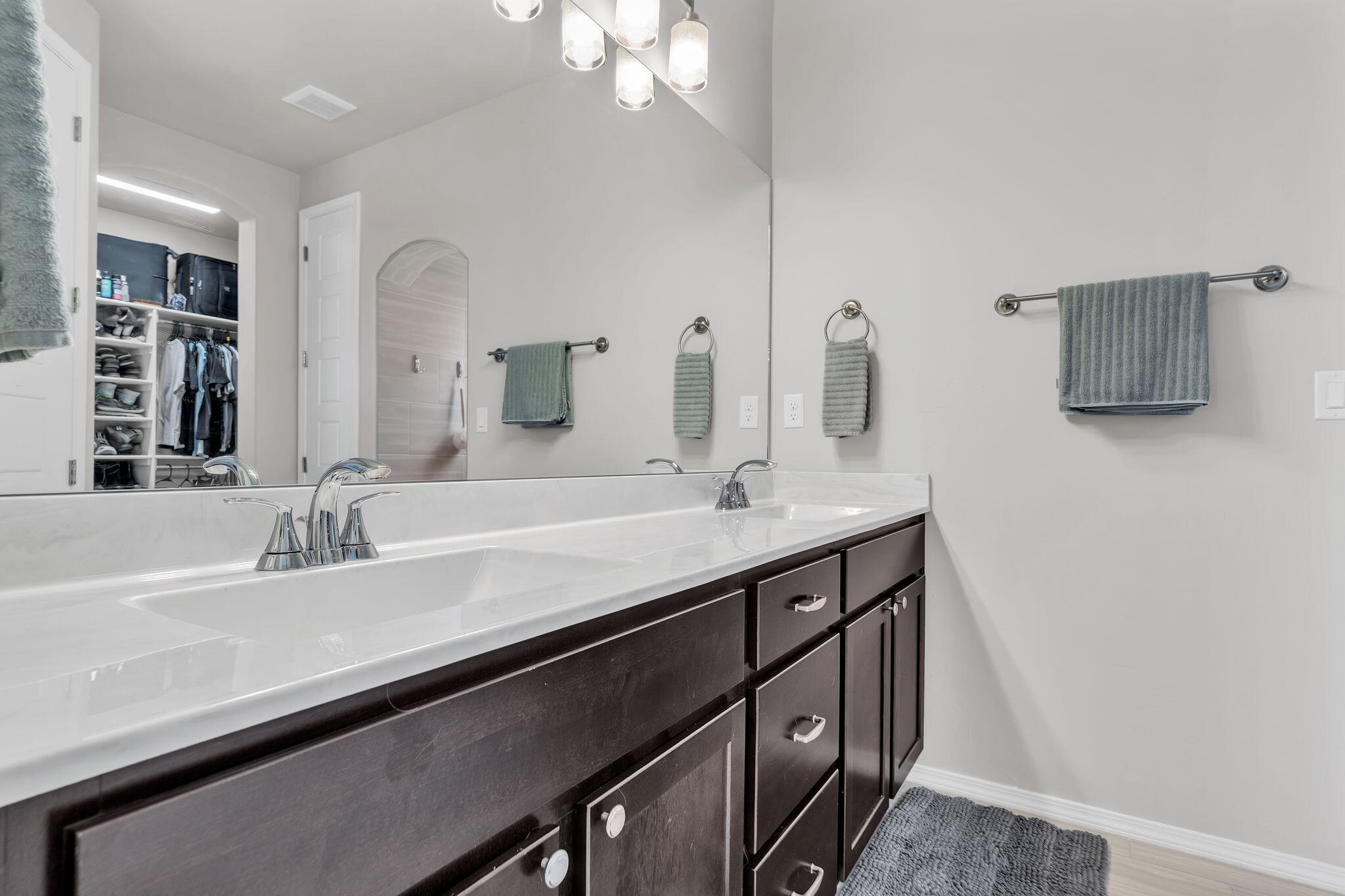 4244 Crowned Eagle Loop NE