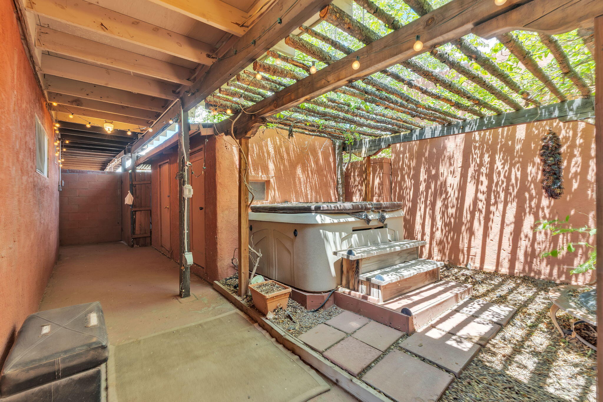 2213 Dora Avenue NW