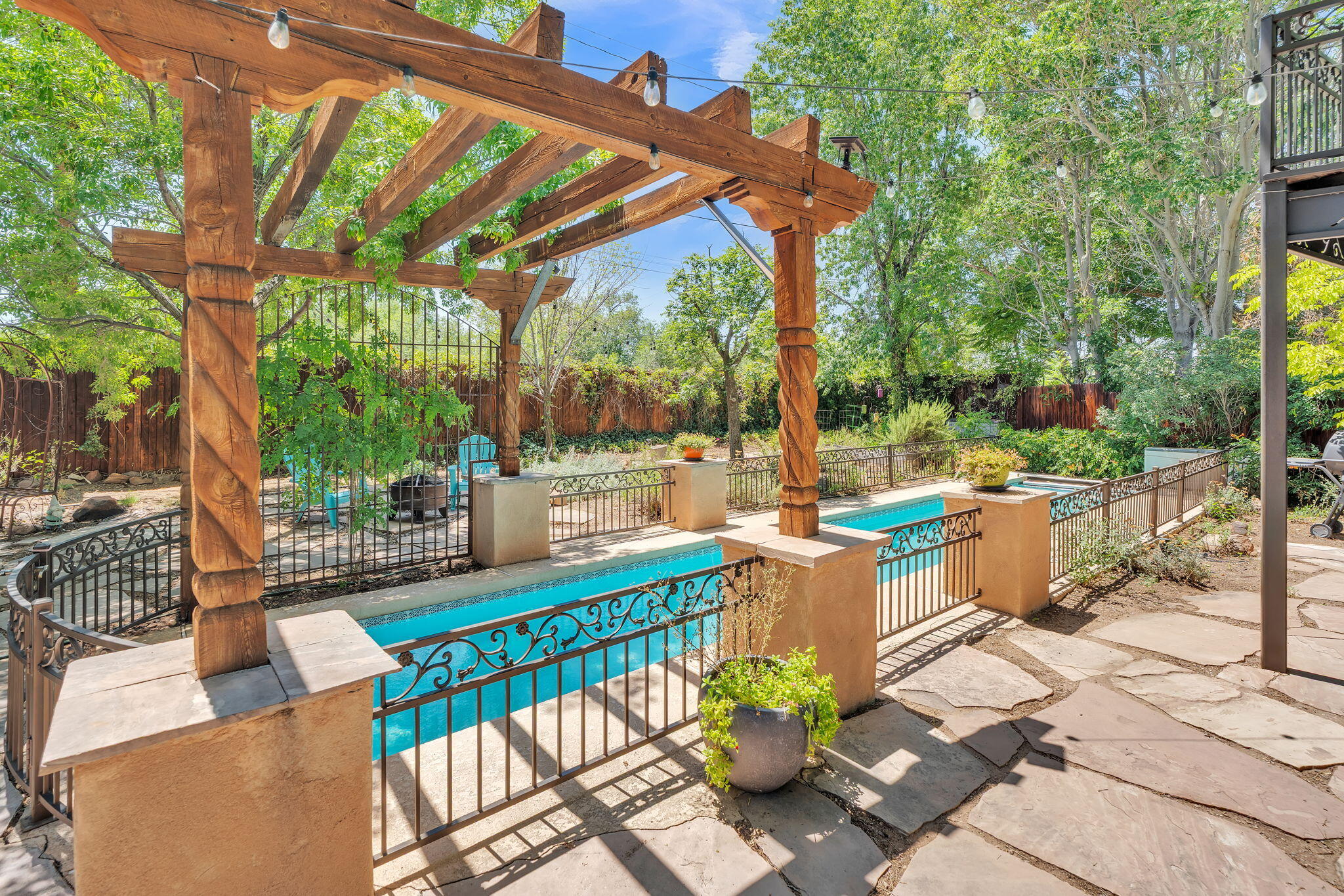 33 Garden Park Circle NW