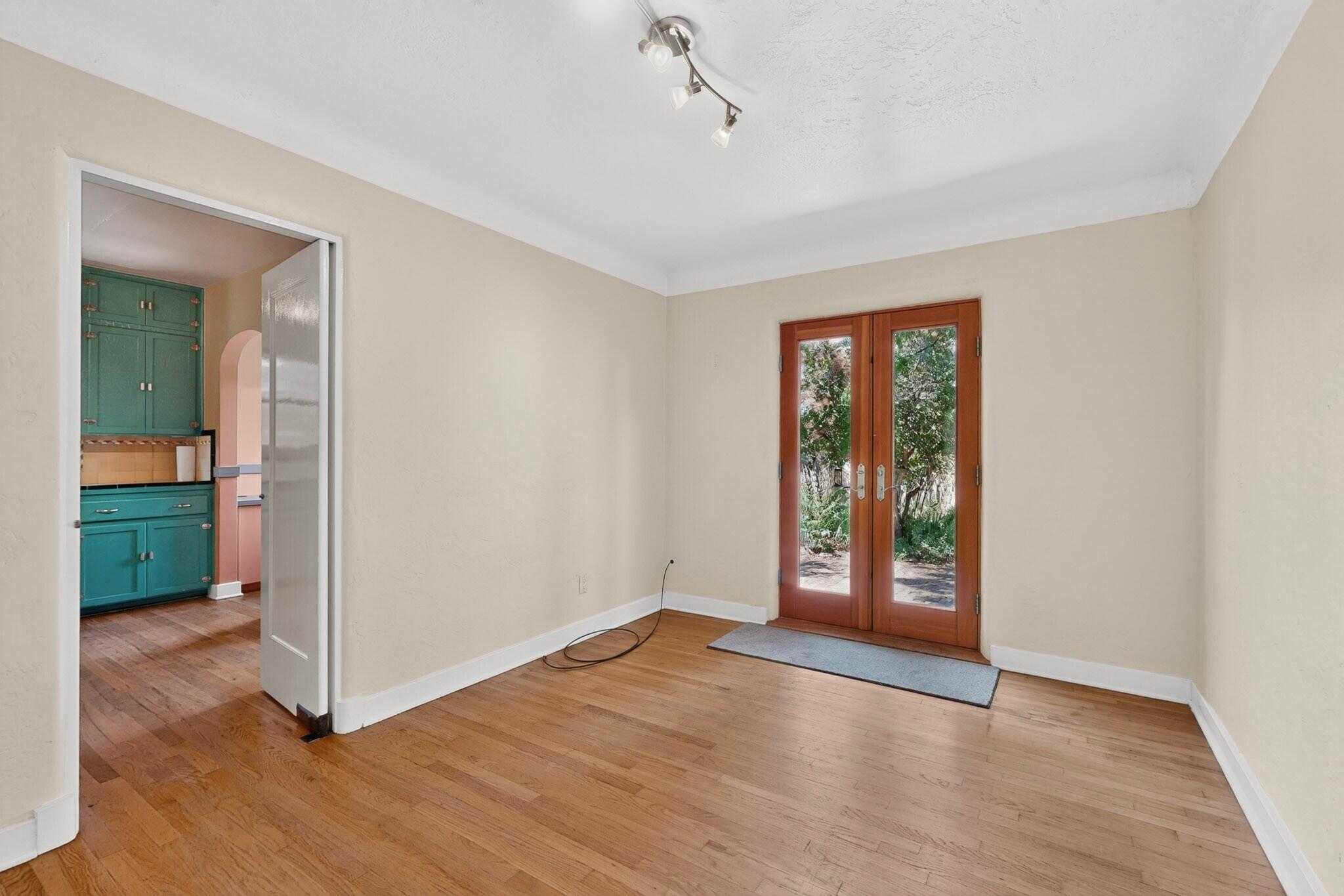 309 Carlisle Boulevard NE