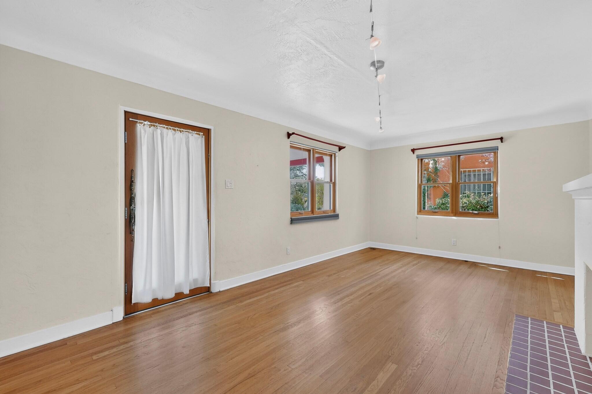 309 Carlisle Boulevard NE