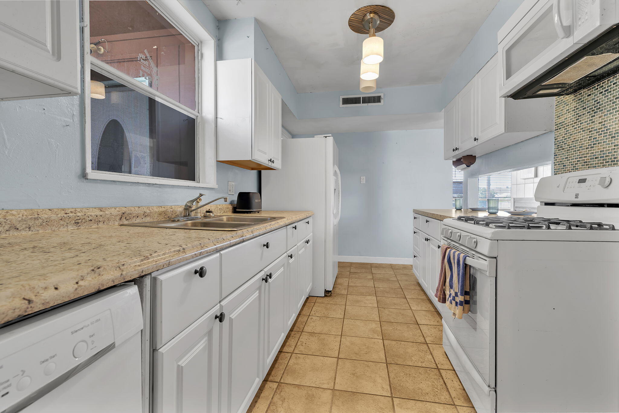5008 Redlands Road NW
