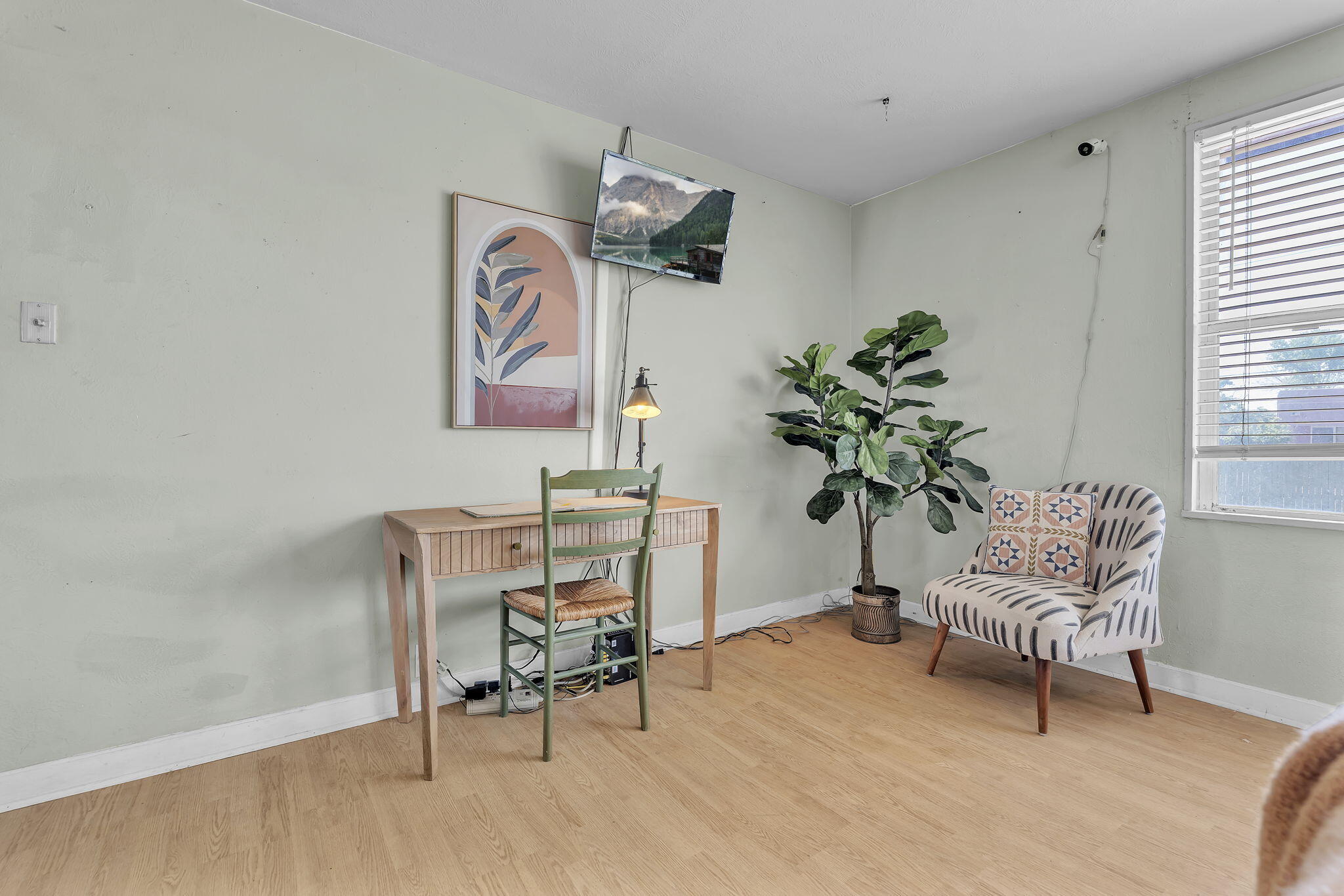 5008 Redlands Road NW