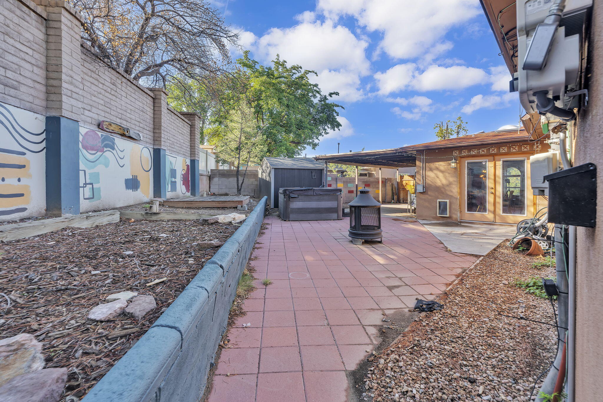 712 Tranquilino Court NE