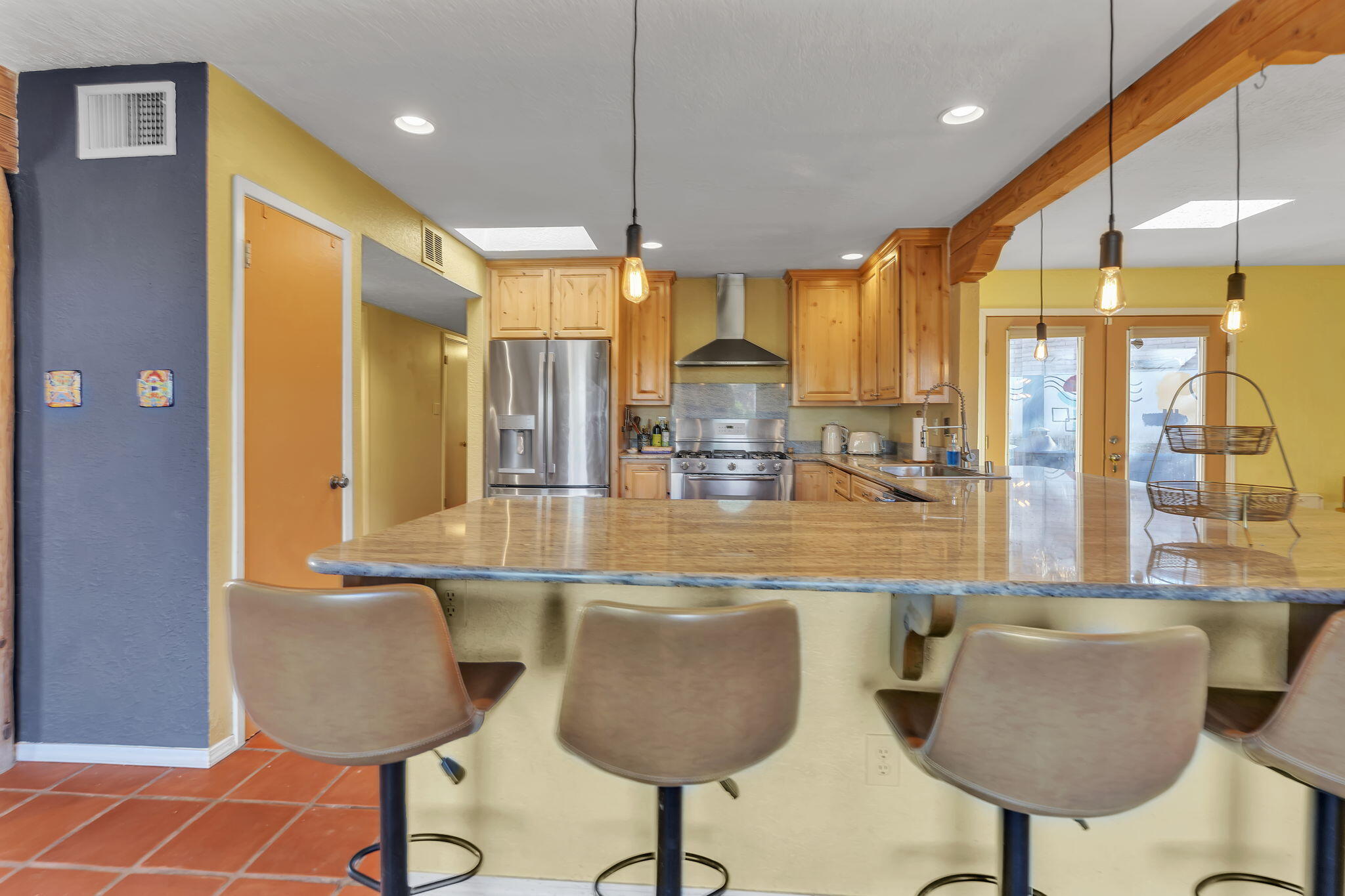 712 Tranquilino Court NE