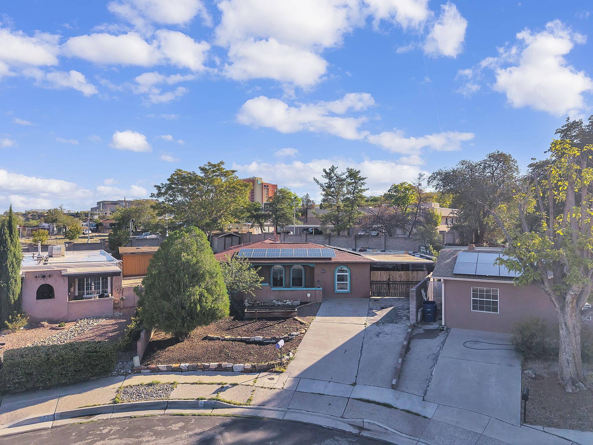 712 Tranquilino Court NE