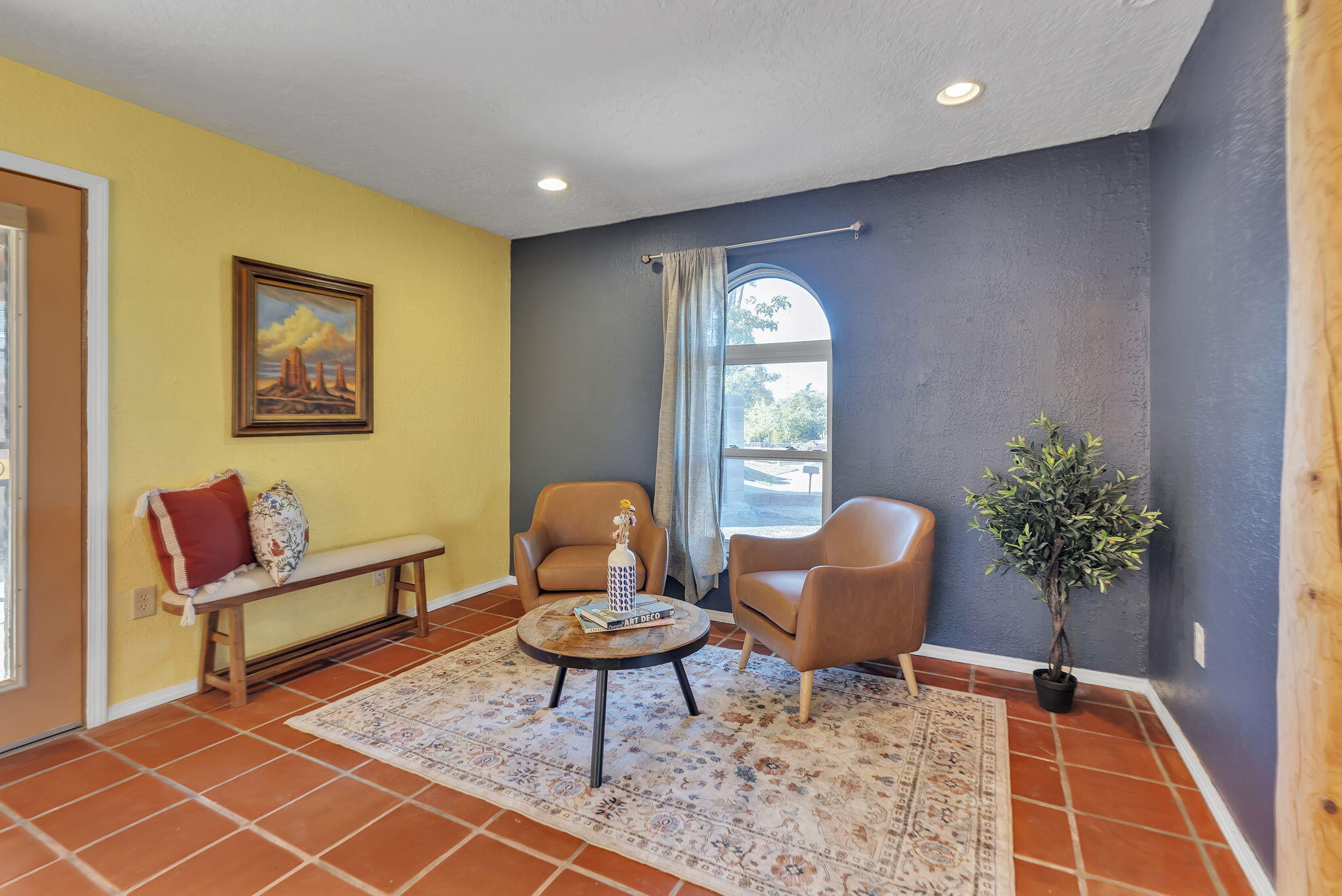 712 Tranquilino Court NE