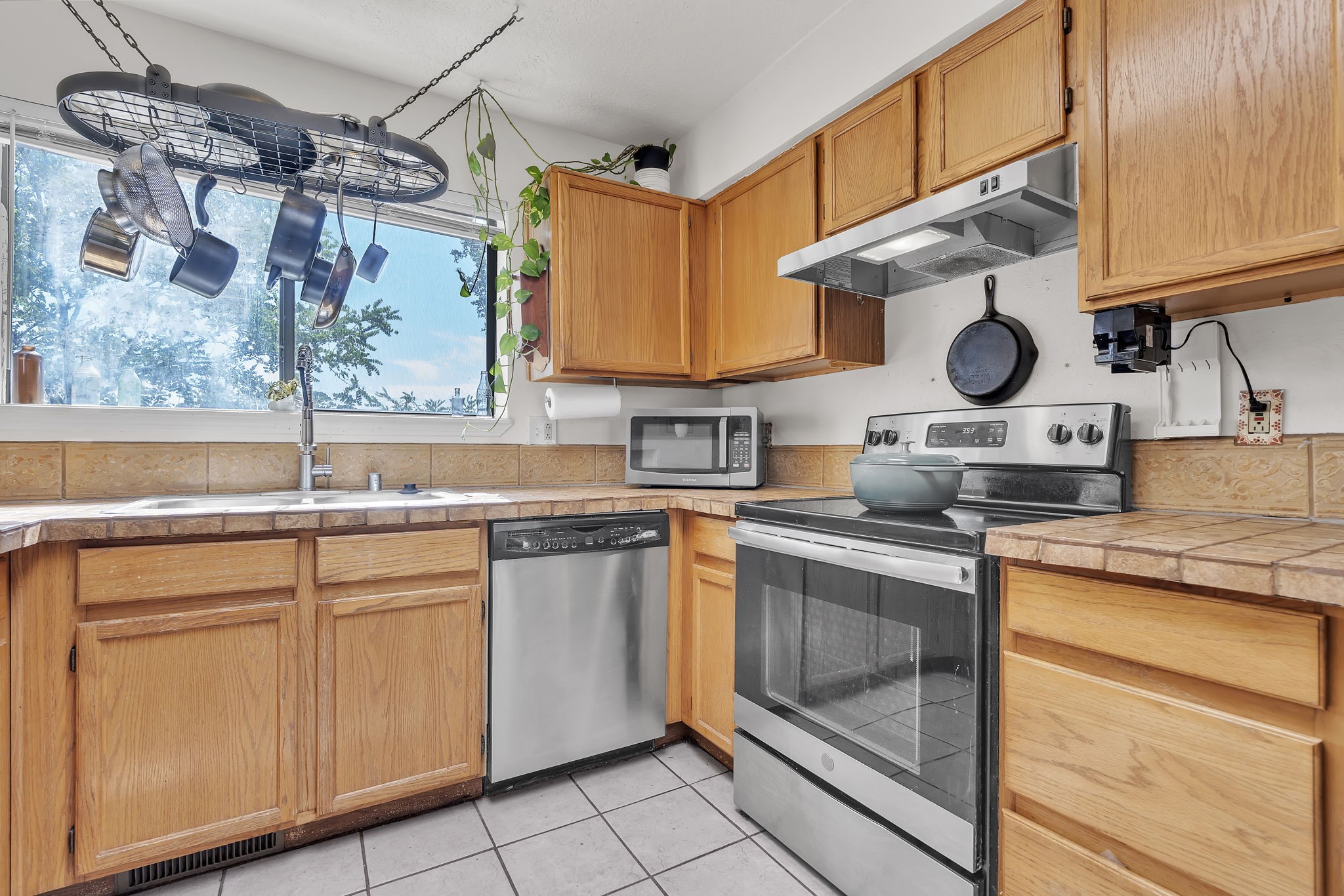 2450 CALLE CONTESSA