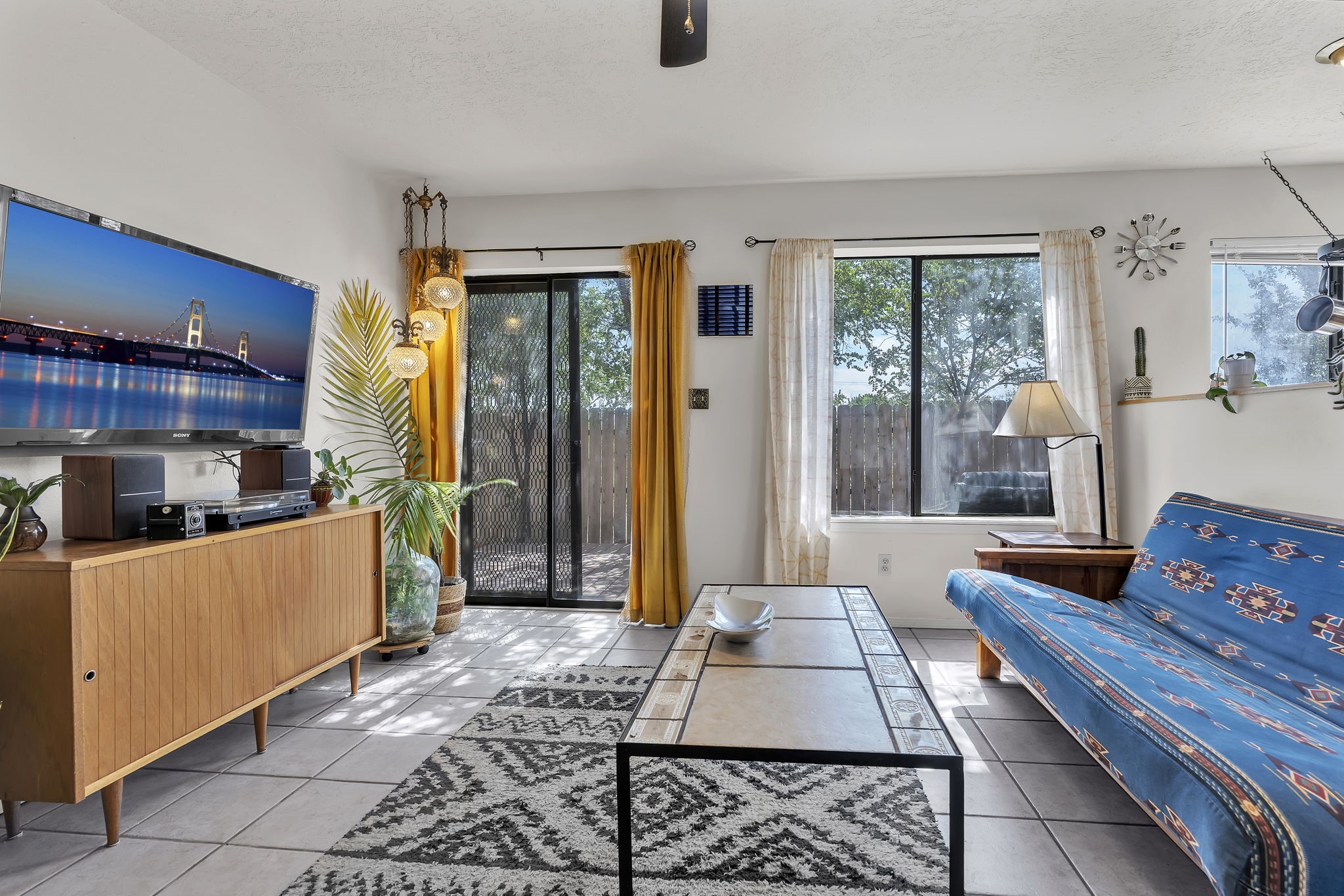 2450 CALLE CONTESSA
