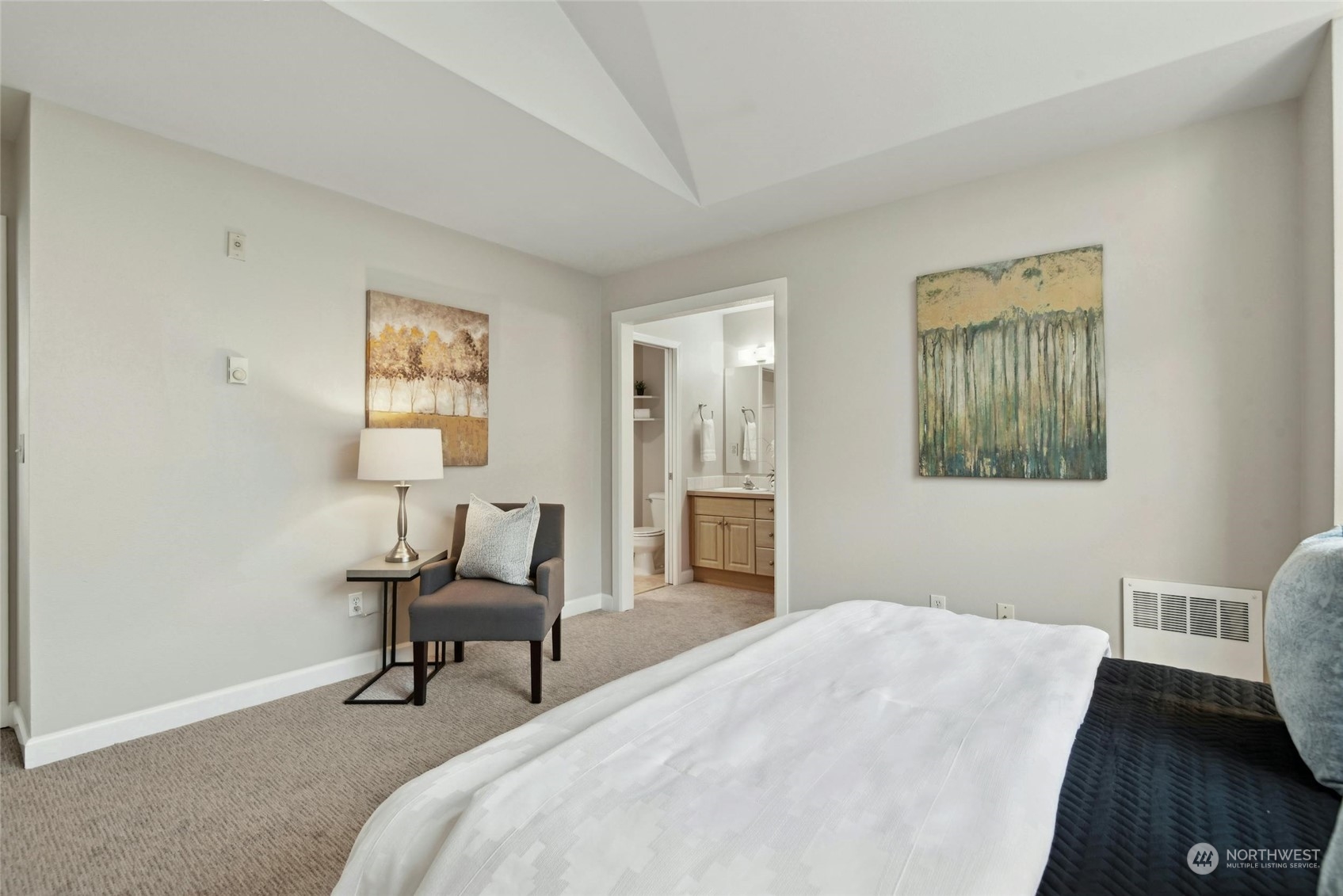 821 Sunset Boulevard NE Unit: E4