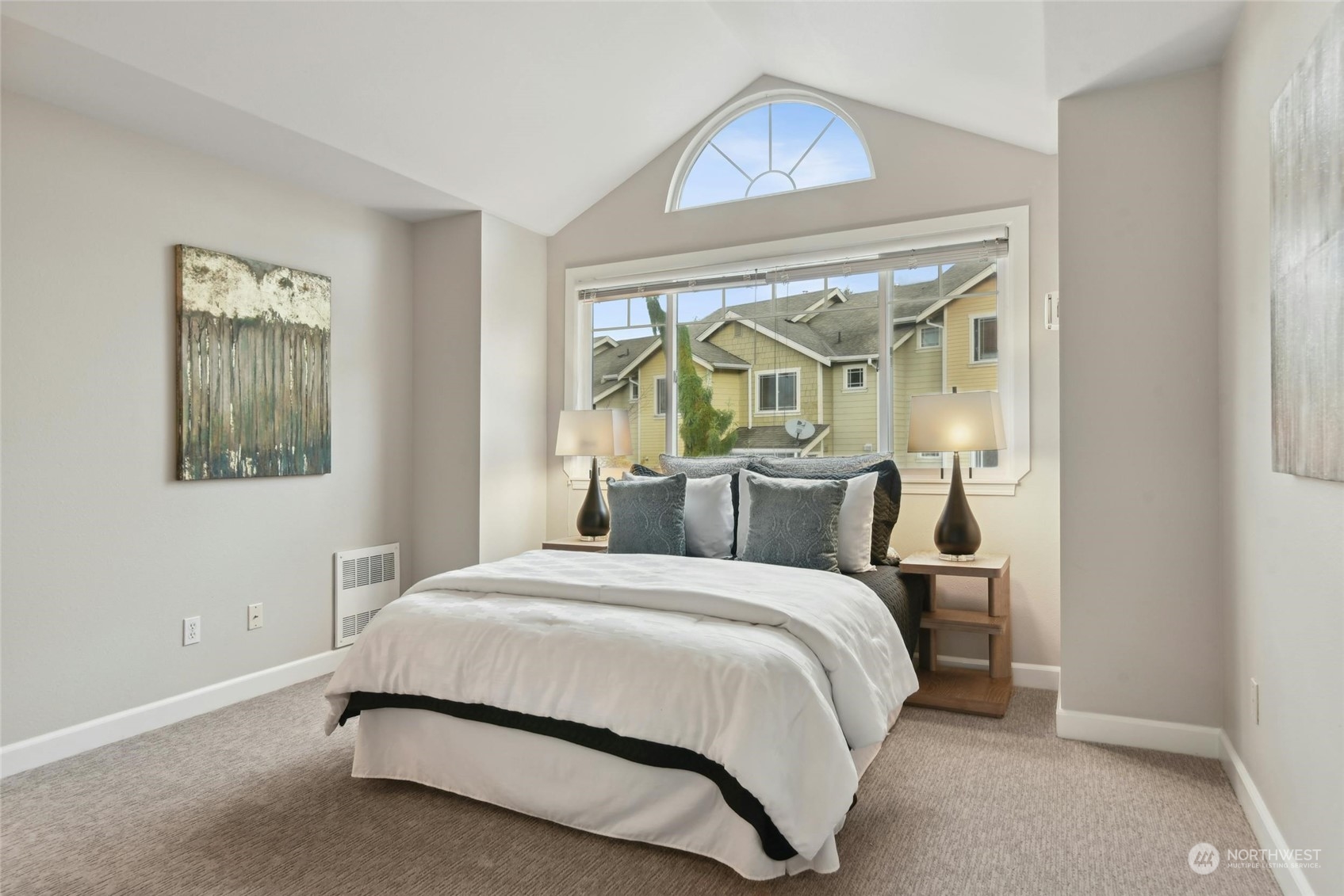 821 Sunset Boulevard NE Unit: E4