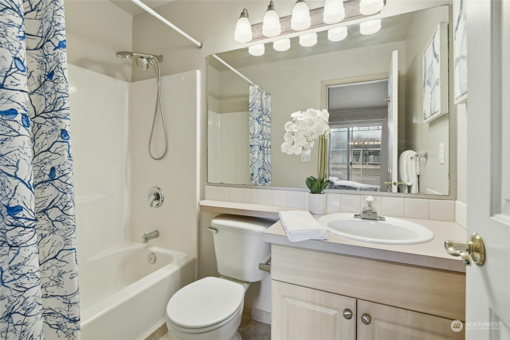 821 Sunset Boulevard NE Unit: E4
