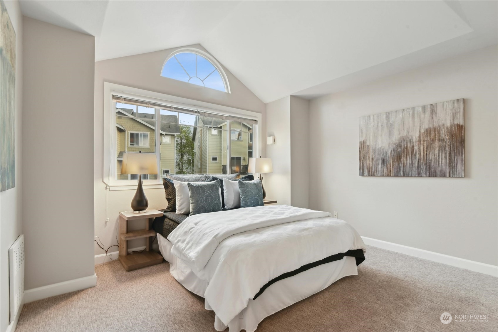 821 Sunset Boulevard NE Unit: E4