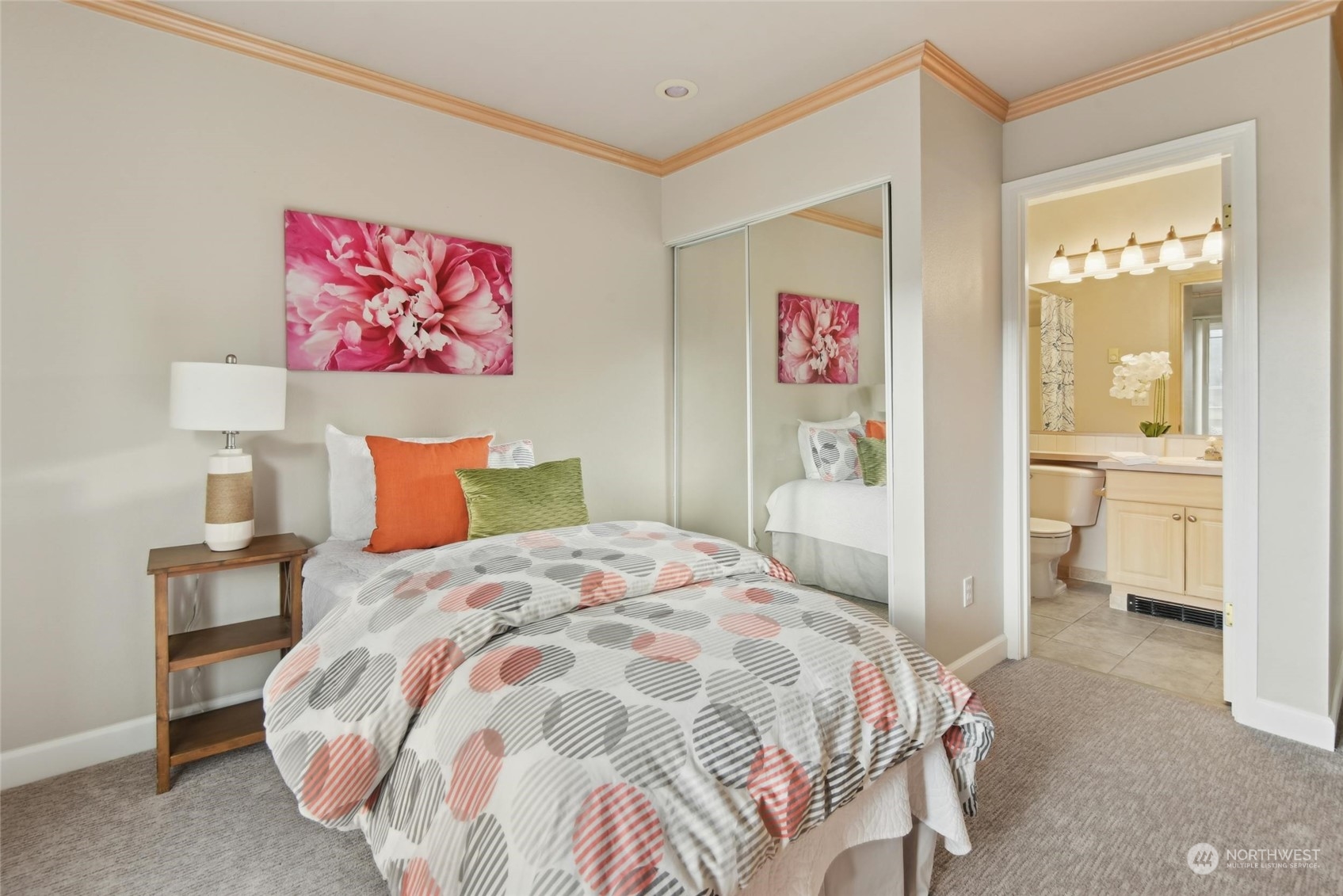 821 Sunset Boulevard NE Unit: E4