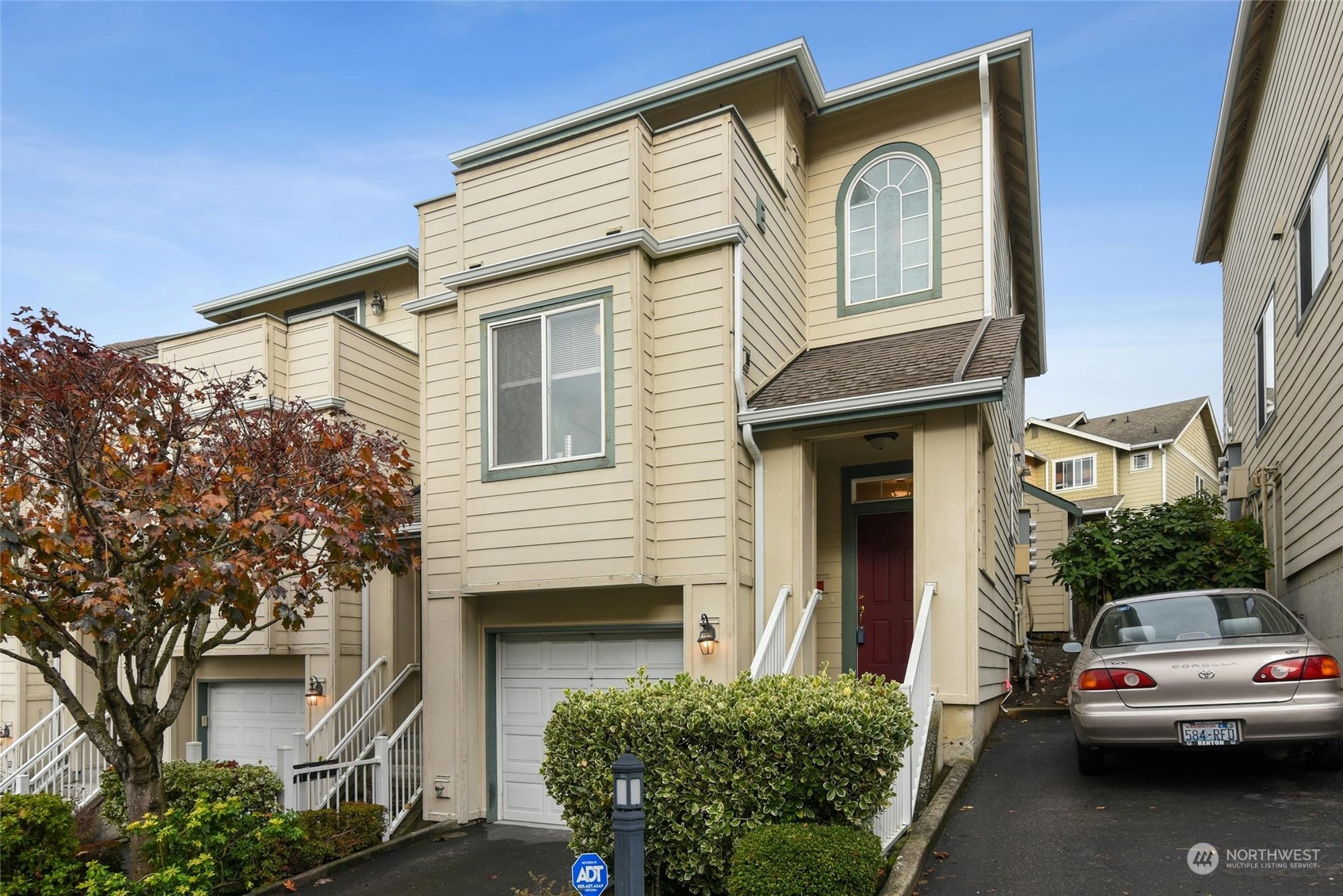 821 Sunset Boulevard NE Unit: E4