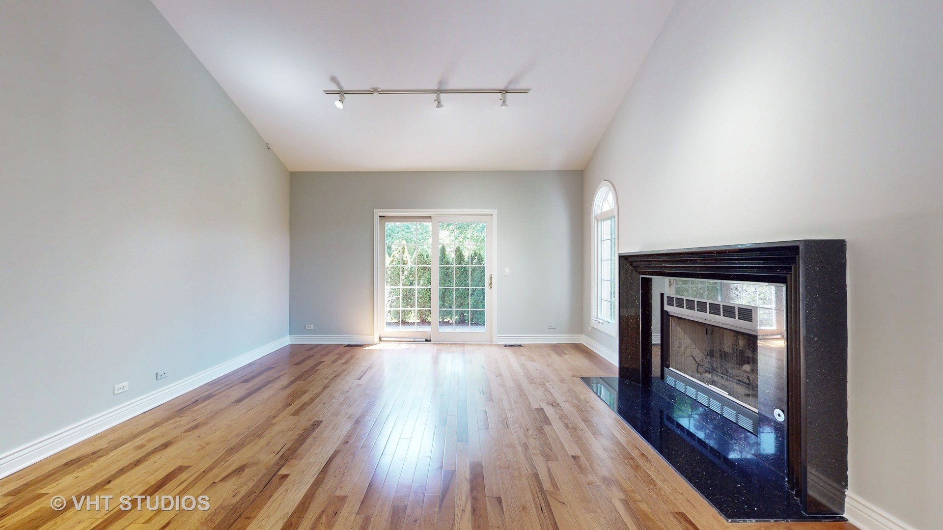 1116 Pine Oaks Circle