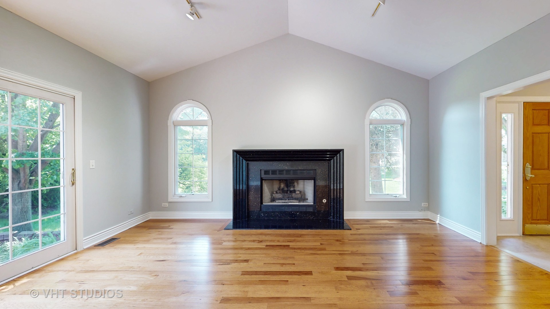 1116 Pine Oaks Circle