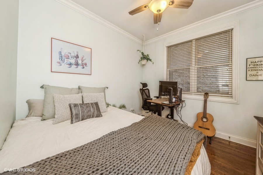 2733 N SOUTHPORT Avenue Unit: 2