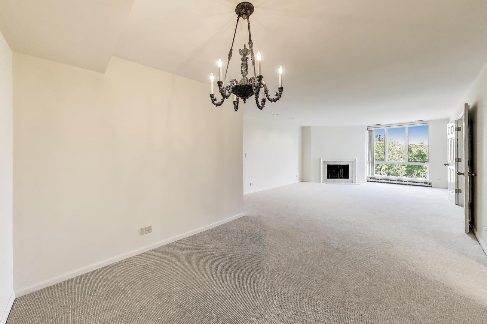 1601 Oakwood Avenue Unit: 406