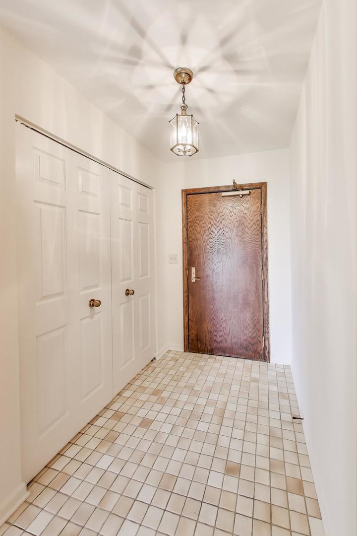 1601 Oakwood Avenue Unit: 406
