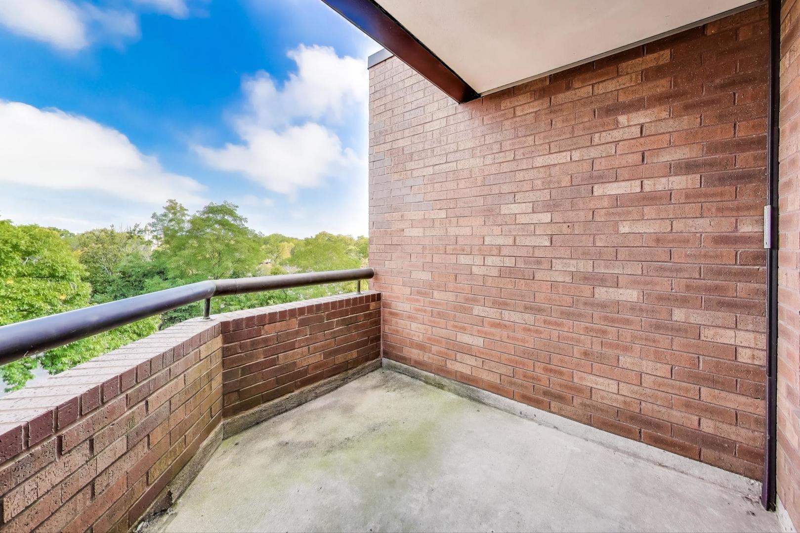 1601 Oakwood Avenue Unit: 406