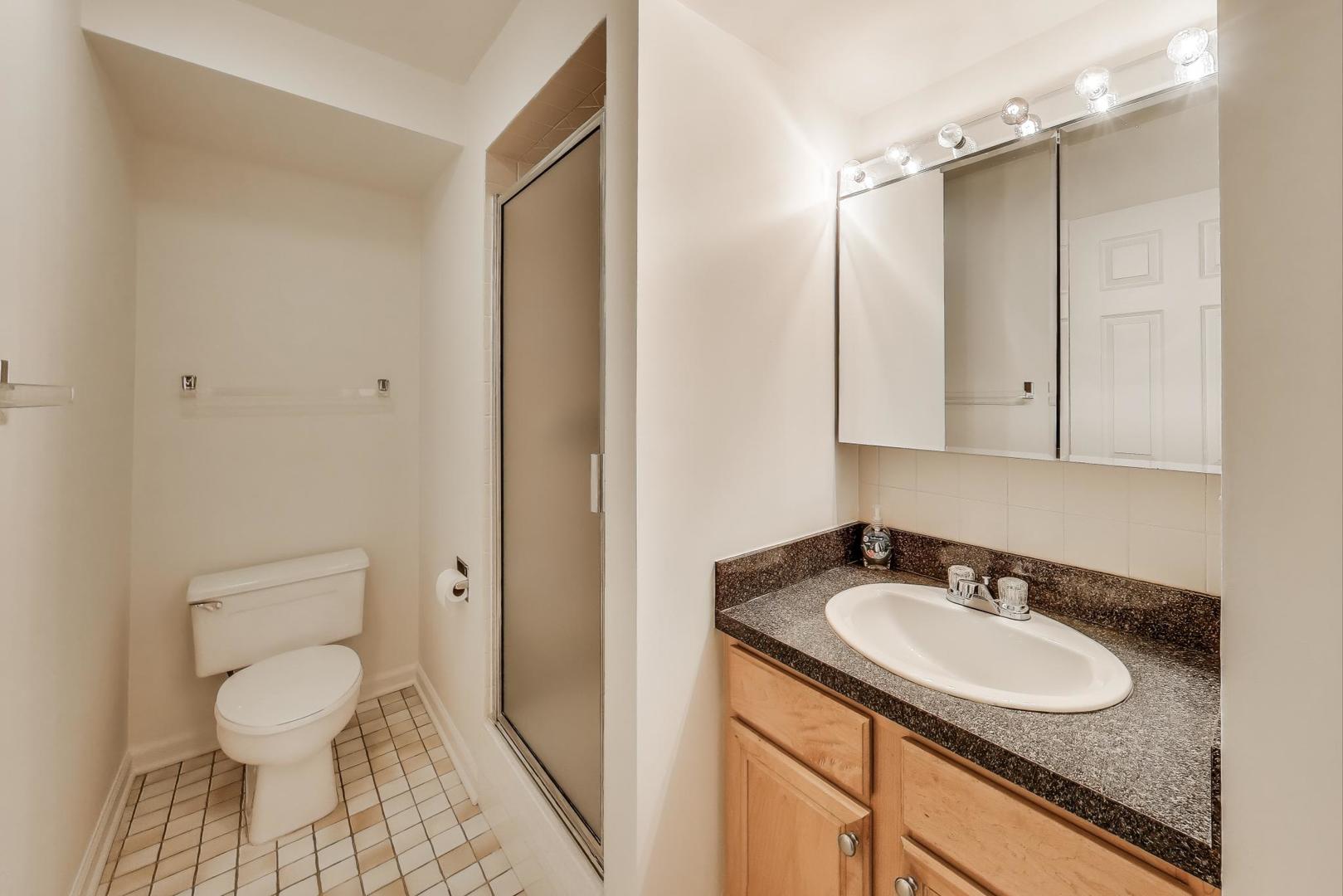 1601 Oakwood Avenue Unit: 406