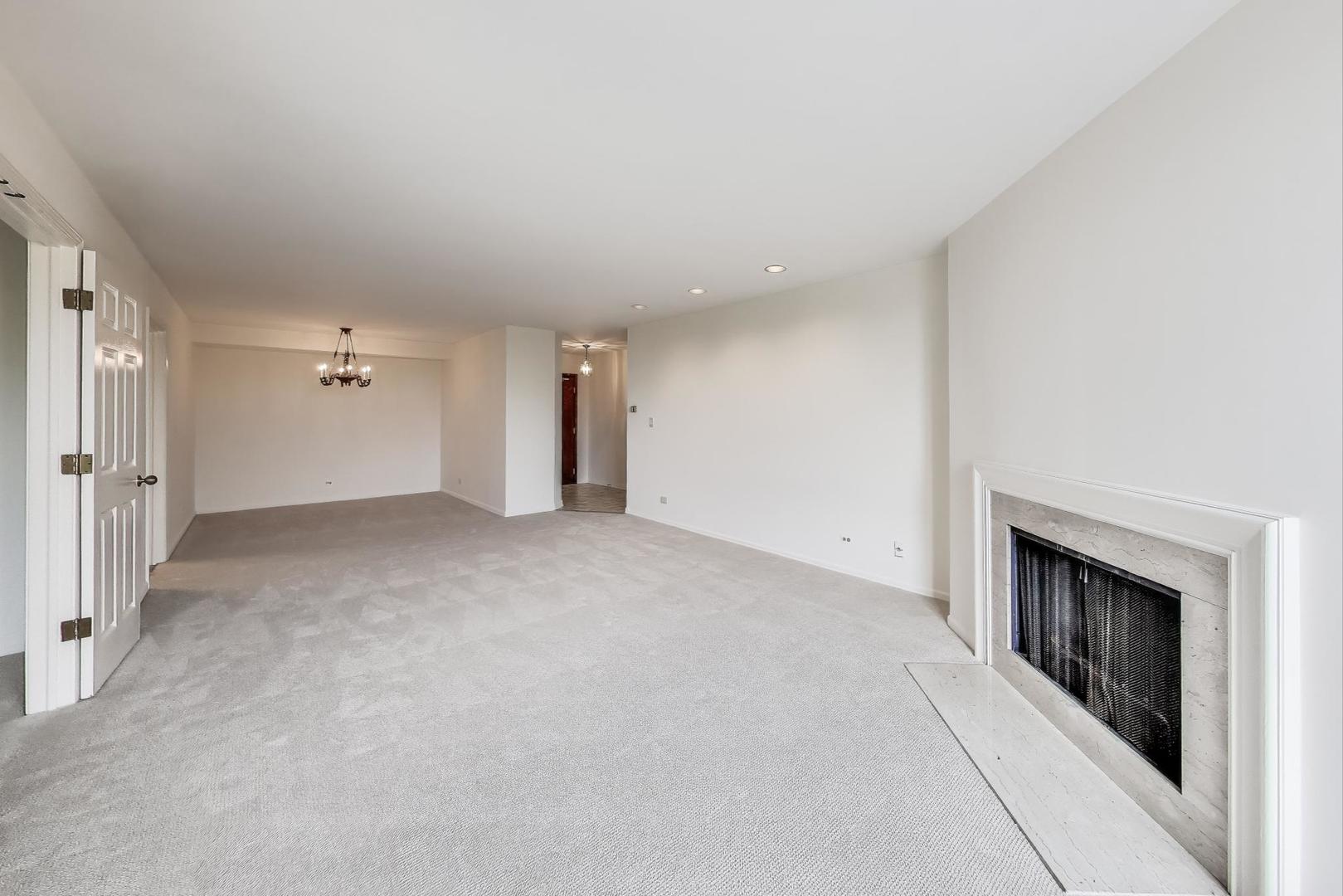 1601 Oakwood Avenue Unit: 406