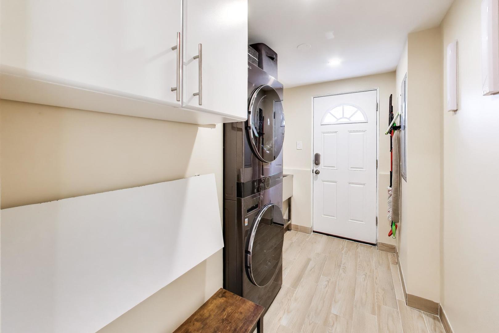 2725 Roslyn Lane
