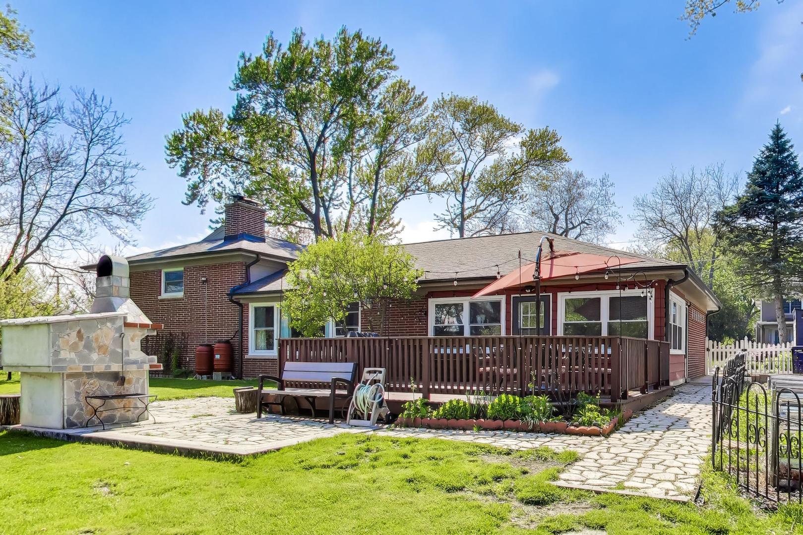 2725 Roslyn Lane