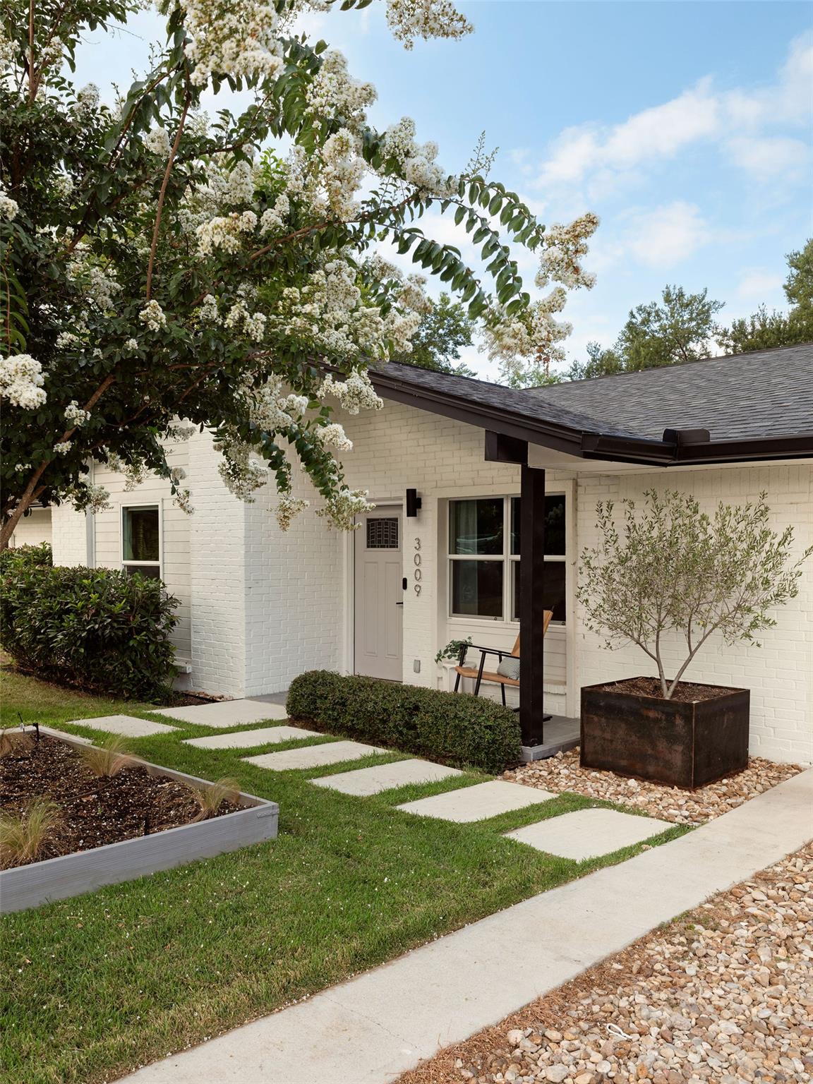 3009 Val DR