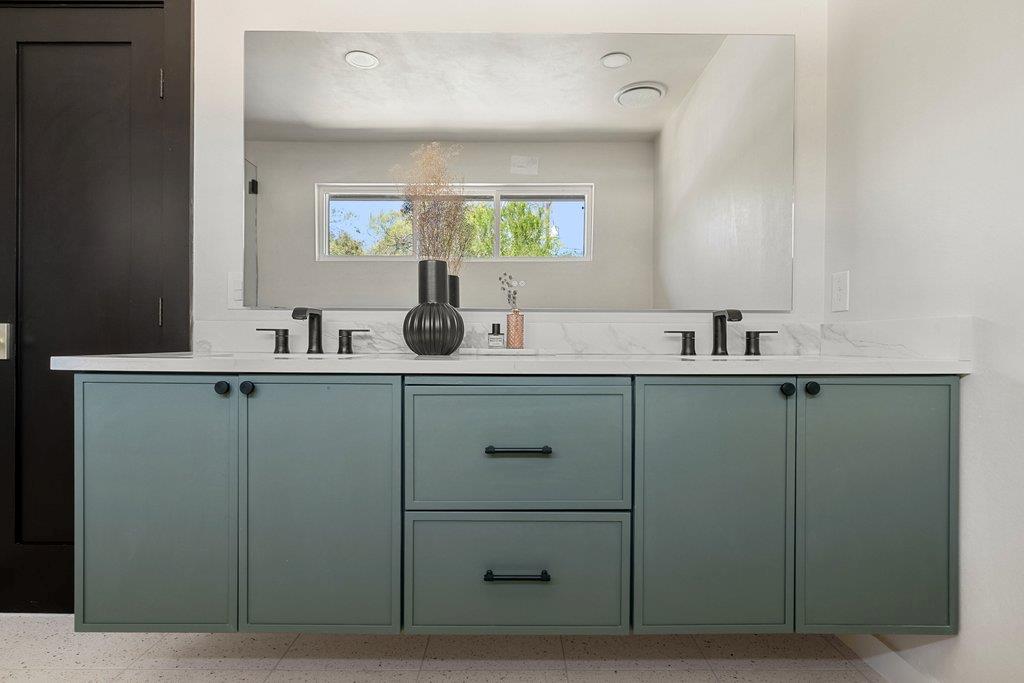 2210 Comburg Castle WAY