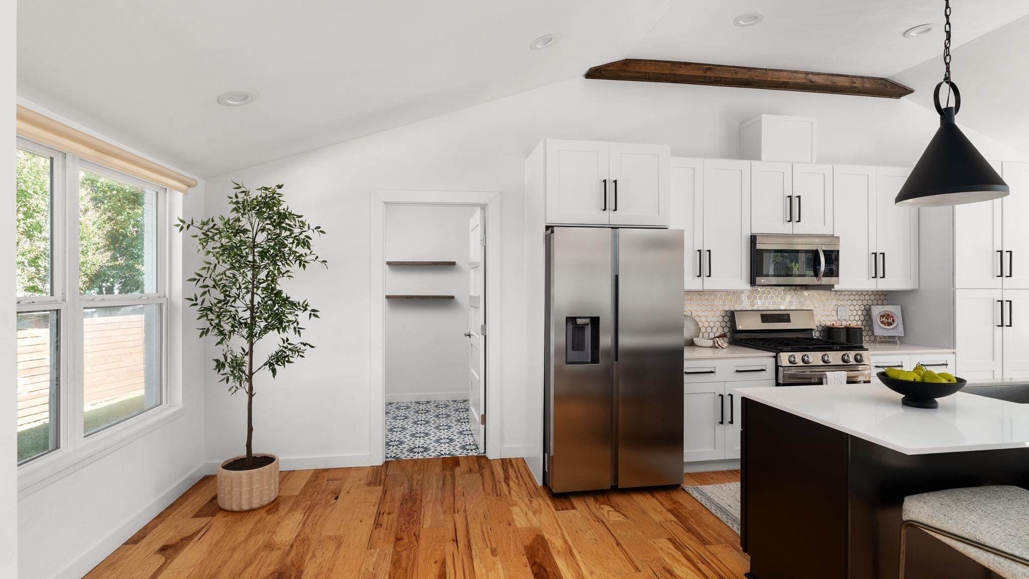 3500 Santa Monica DR