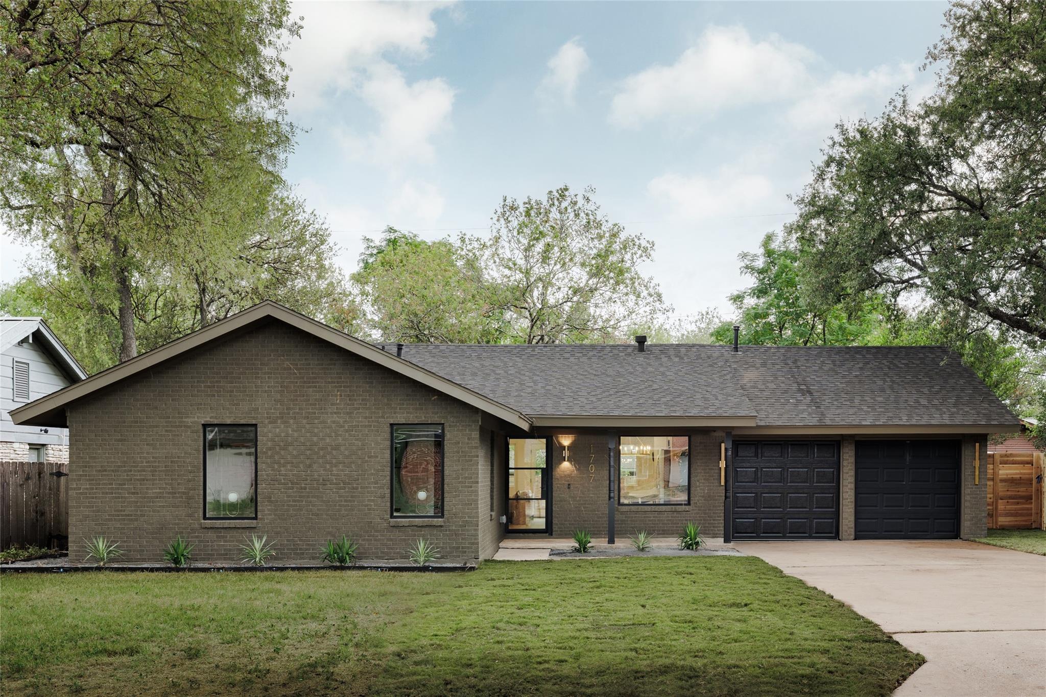 1707 Westmoor DR