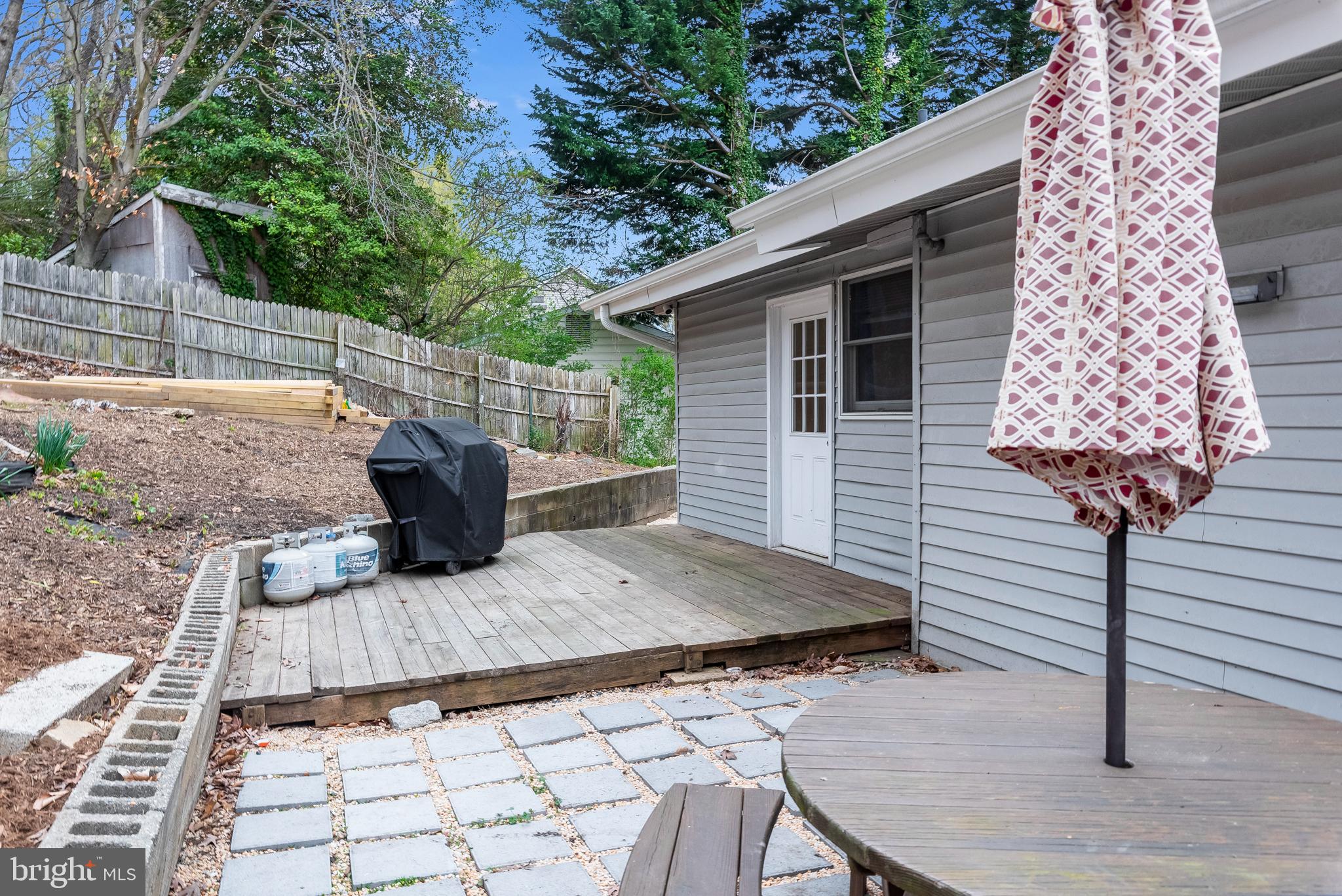 435 Walnut Dr